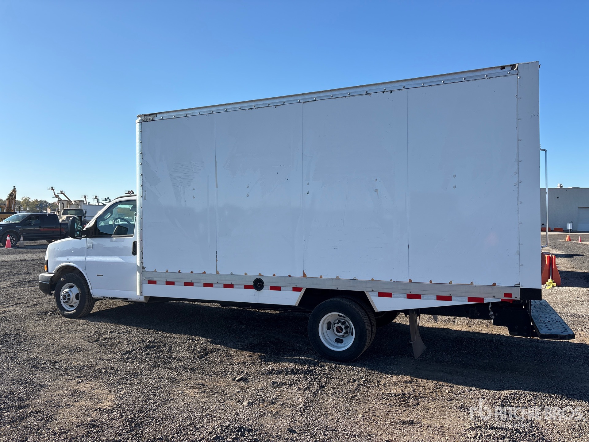 2024 GMC SAVANA G3500