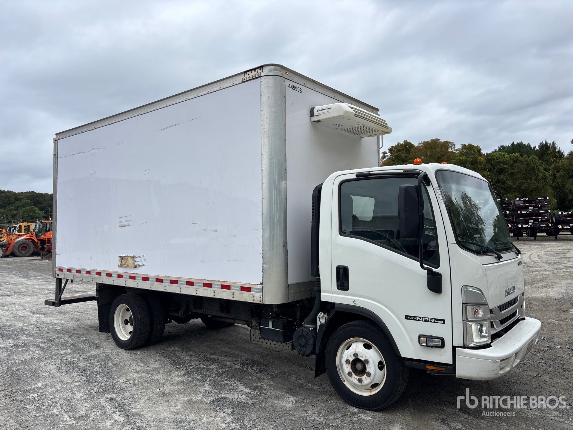 2025 Isuzu NPR
