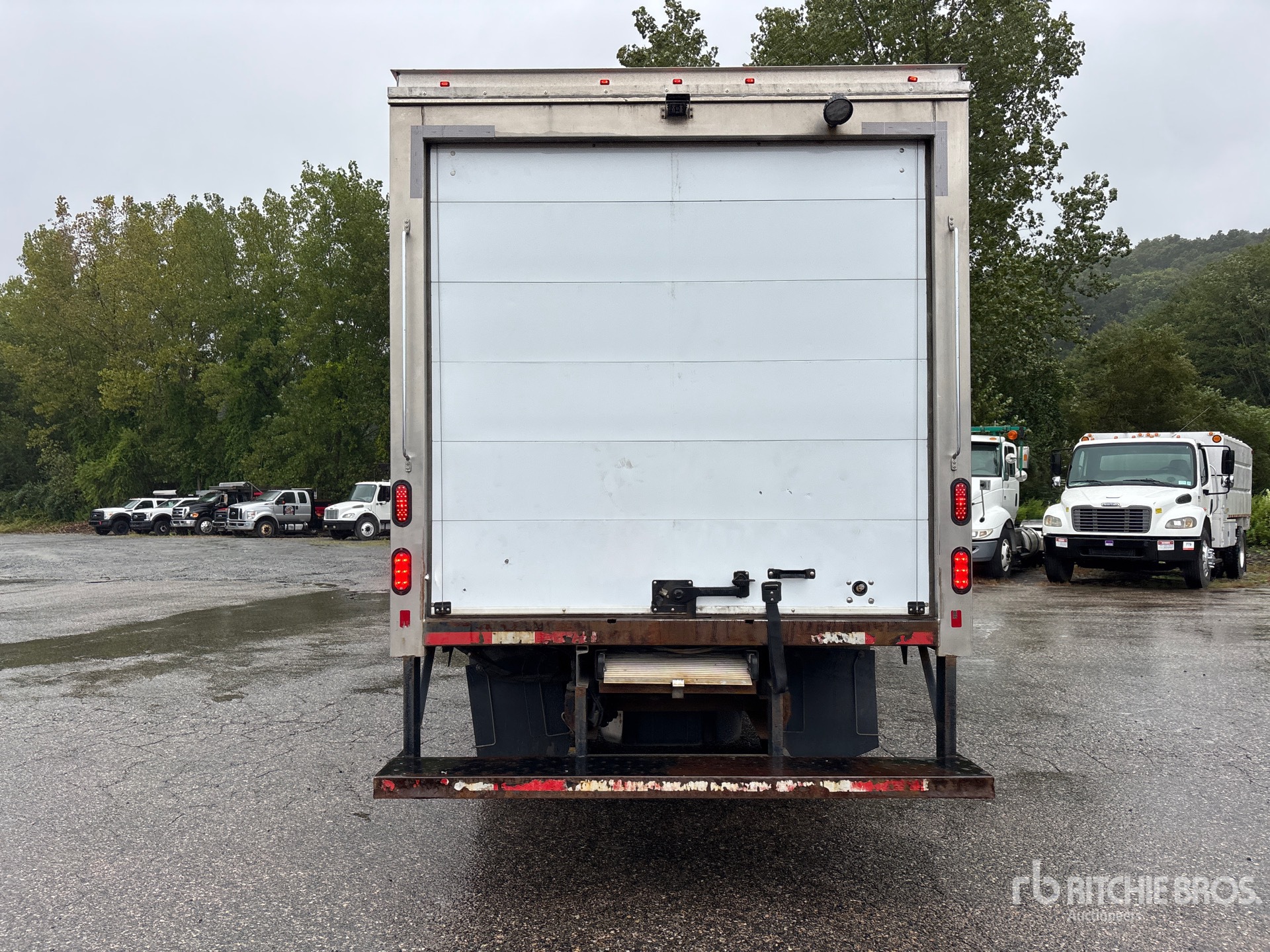 2025 Isuzu NPR