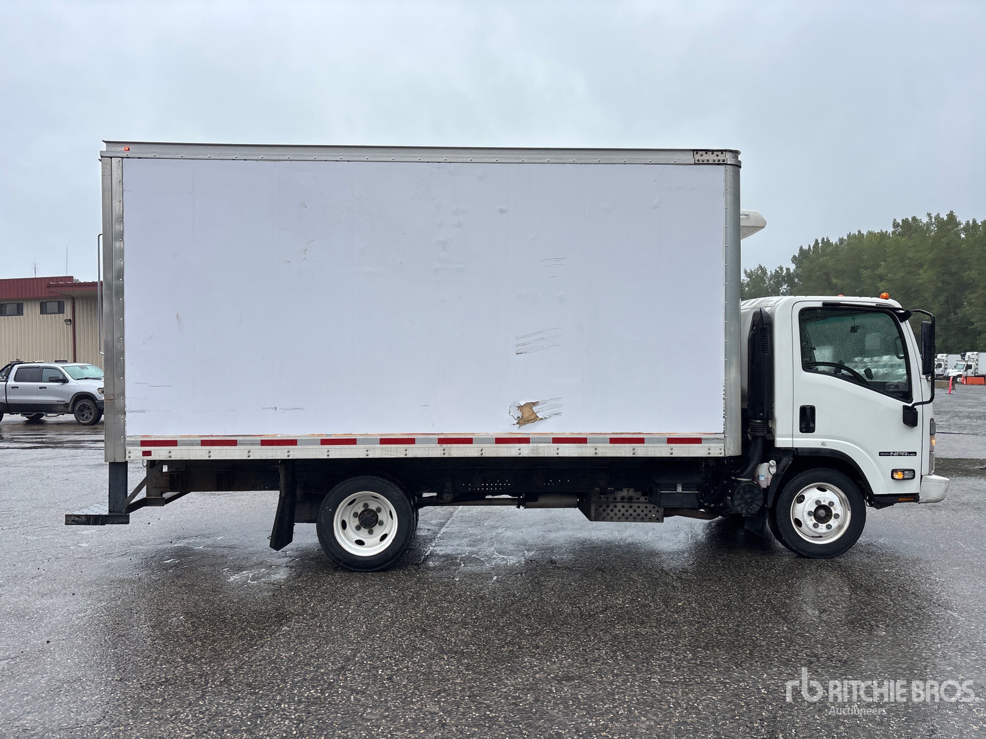2025 Isuzu NPR