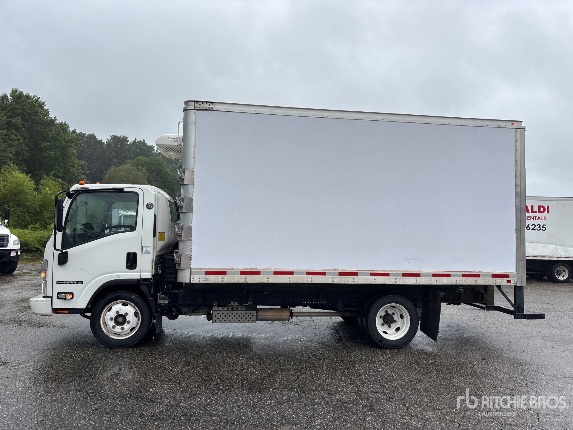 2025 Isuzu NPR