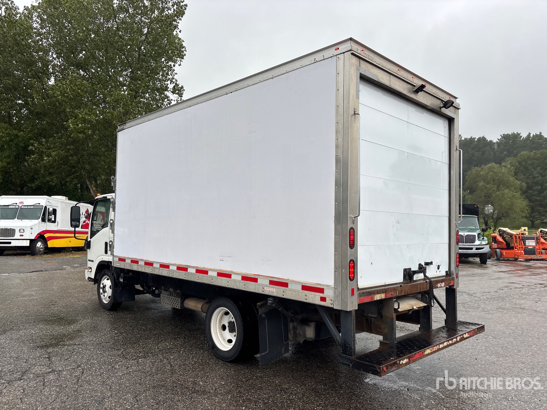 2025 Isuzu NPR