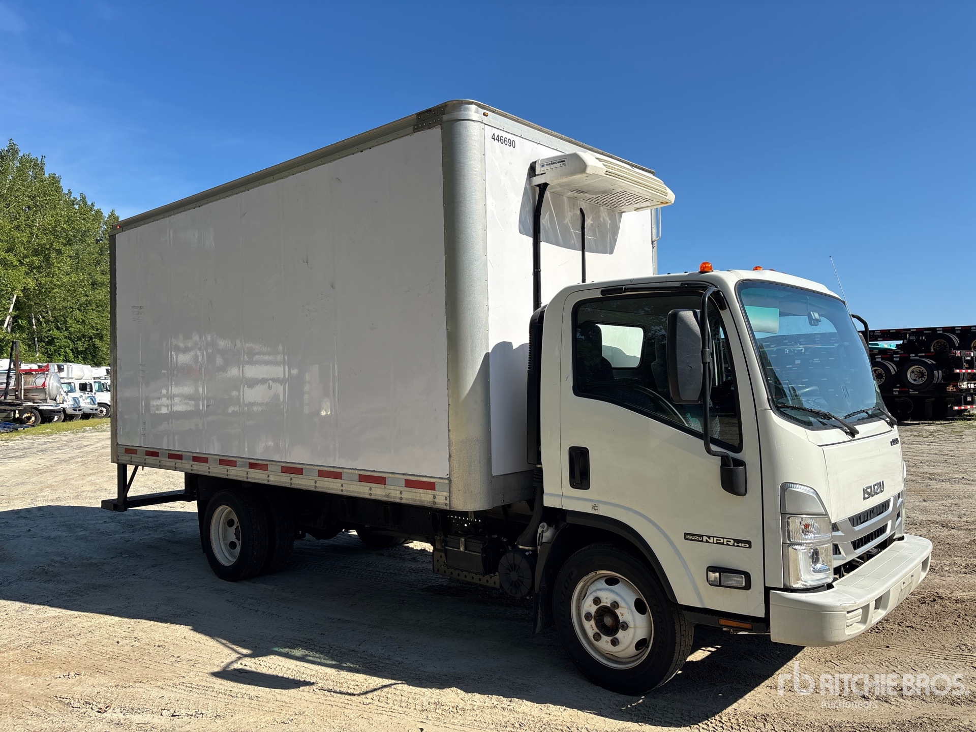 2025 Isuzu NPR