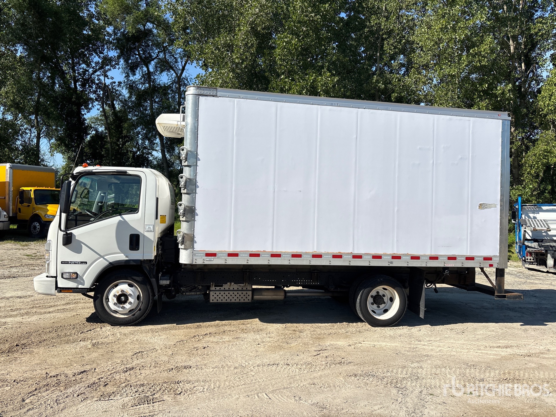 2025 Isuzu NPR