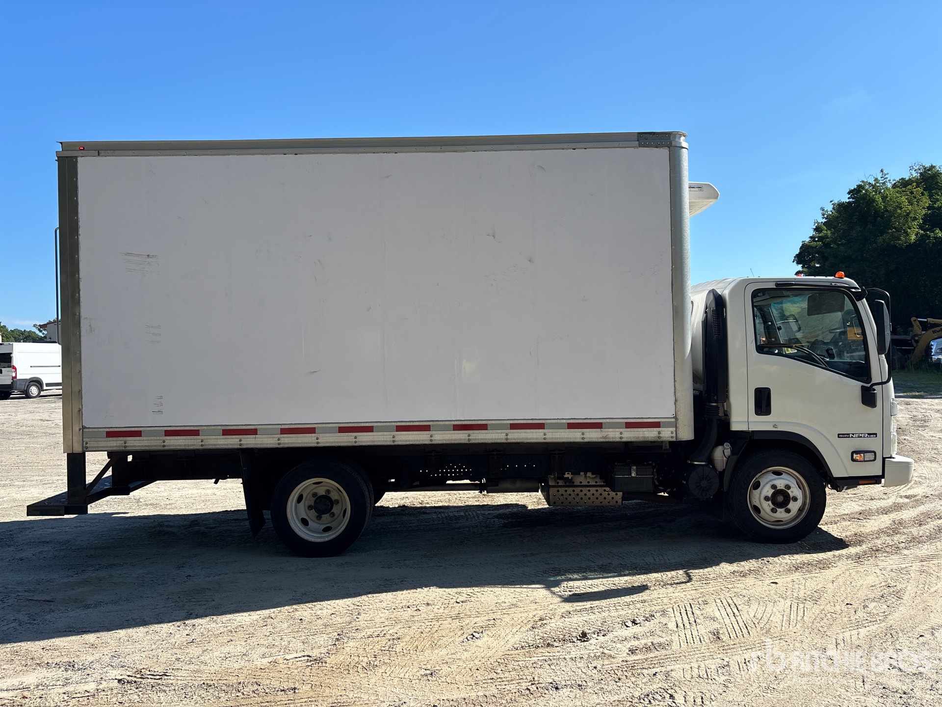 2025 Isuzu NPR