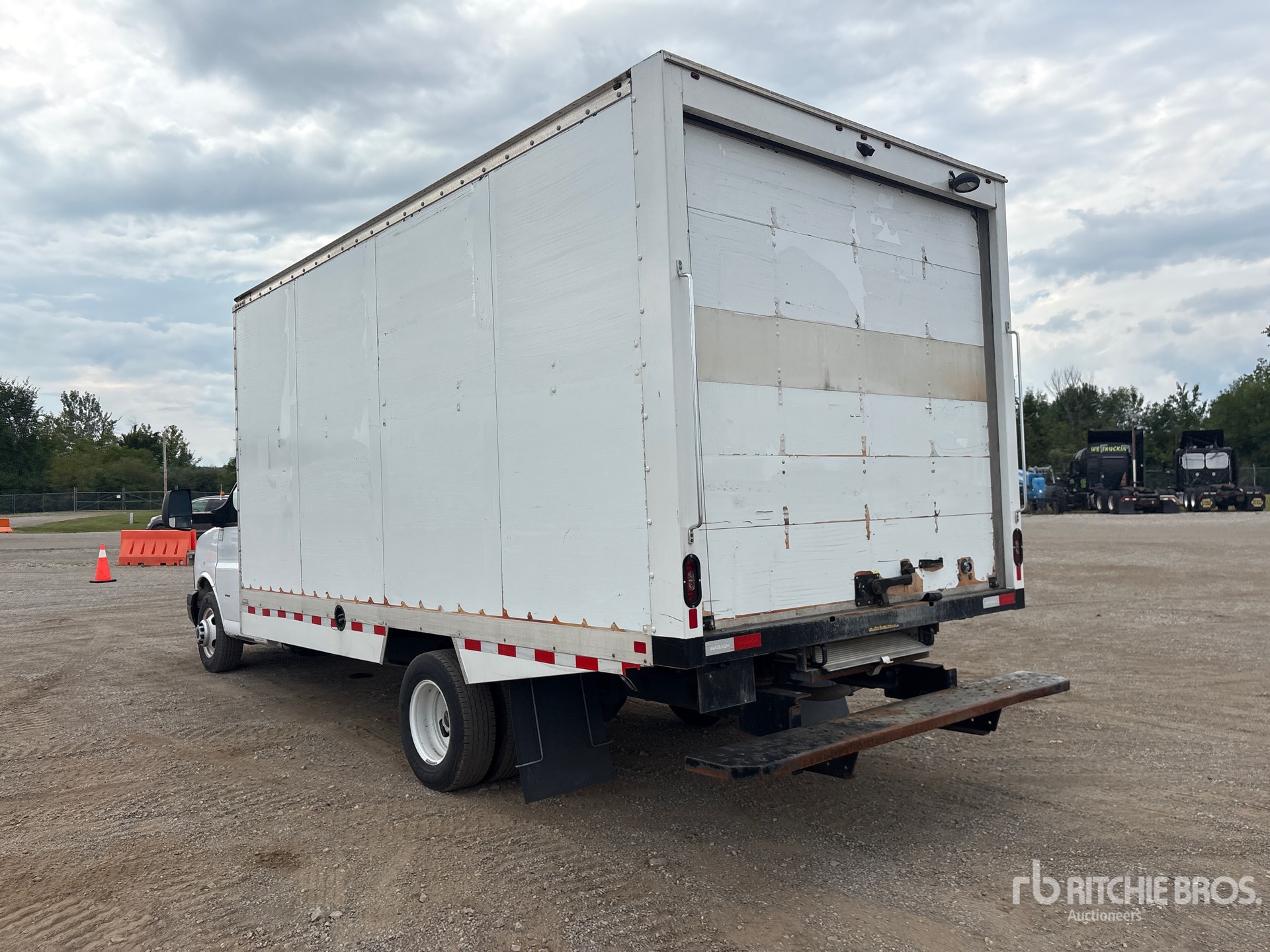 2024 GMC SAVANA G3500