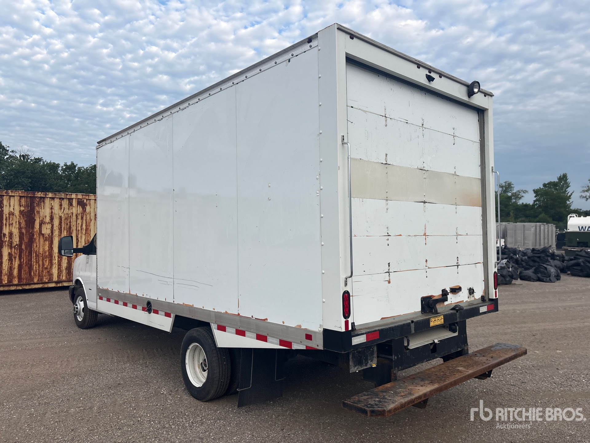 2024 GMC SAVANA G3500