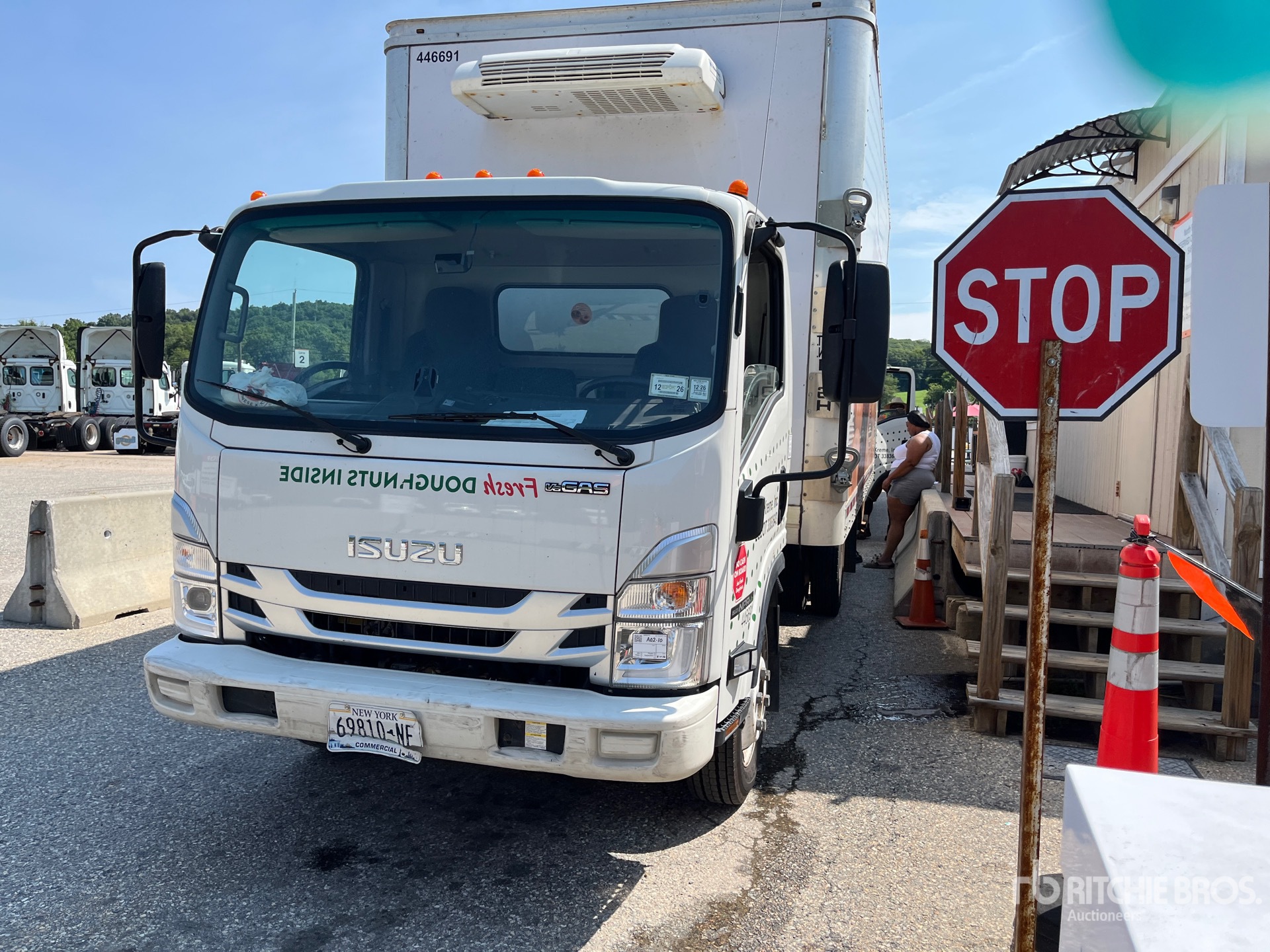 2025 Isuzu NPR