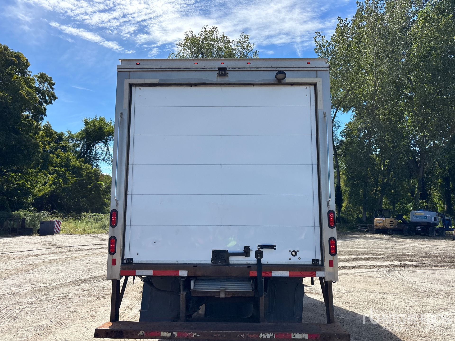 2025 Isuzu NPR HD