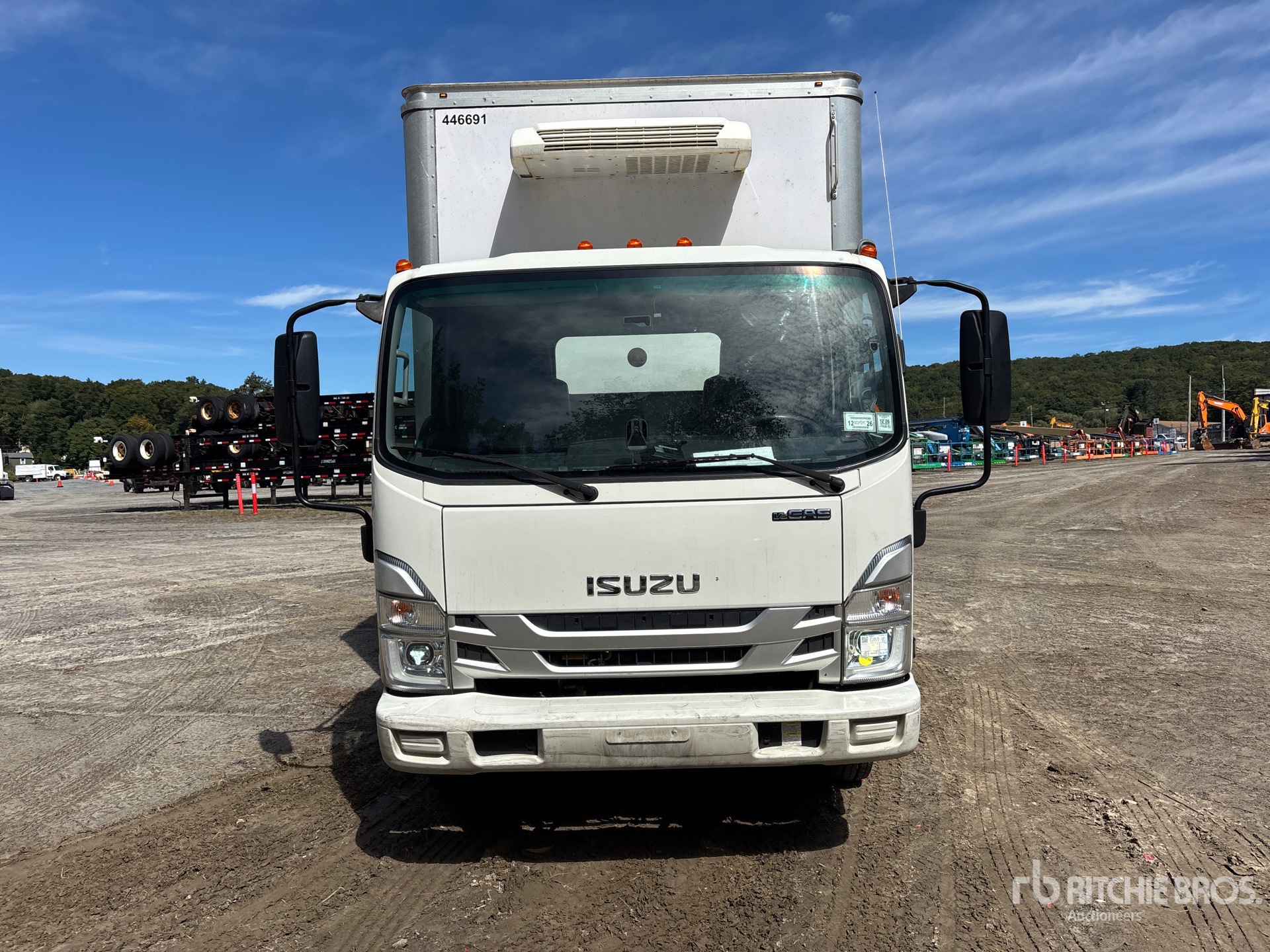 2025 Isuzu NPR HD