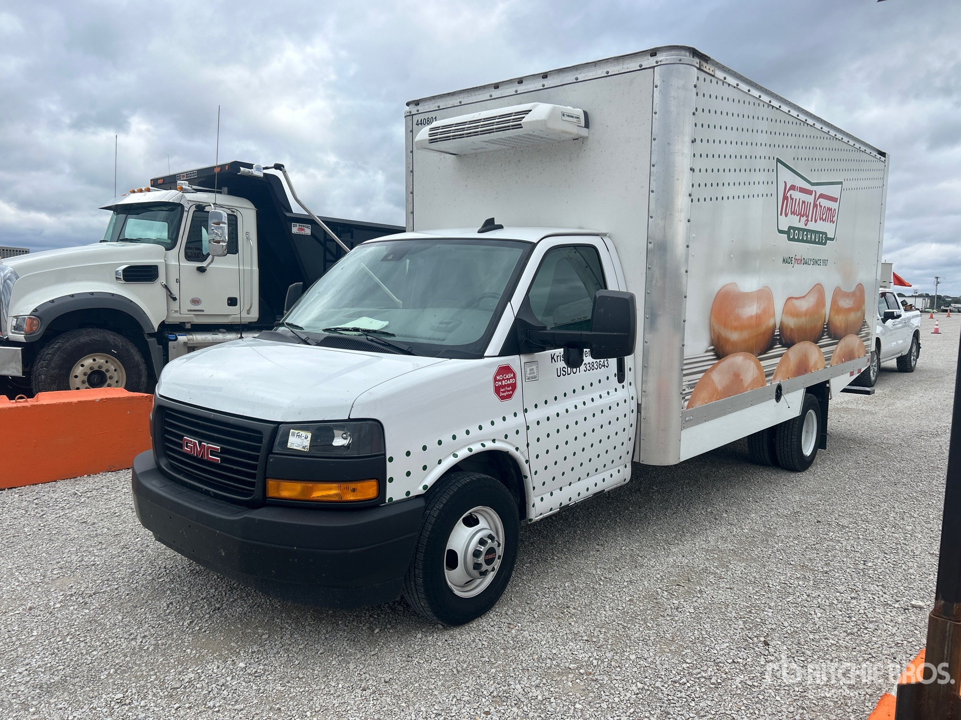 2024 GMC SAVANA G3500