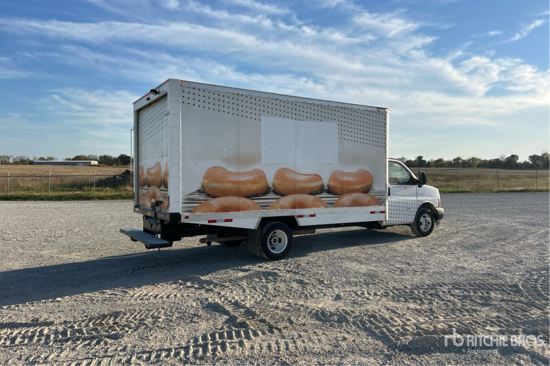 2024 GMC SAVANA G3500