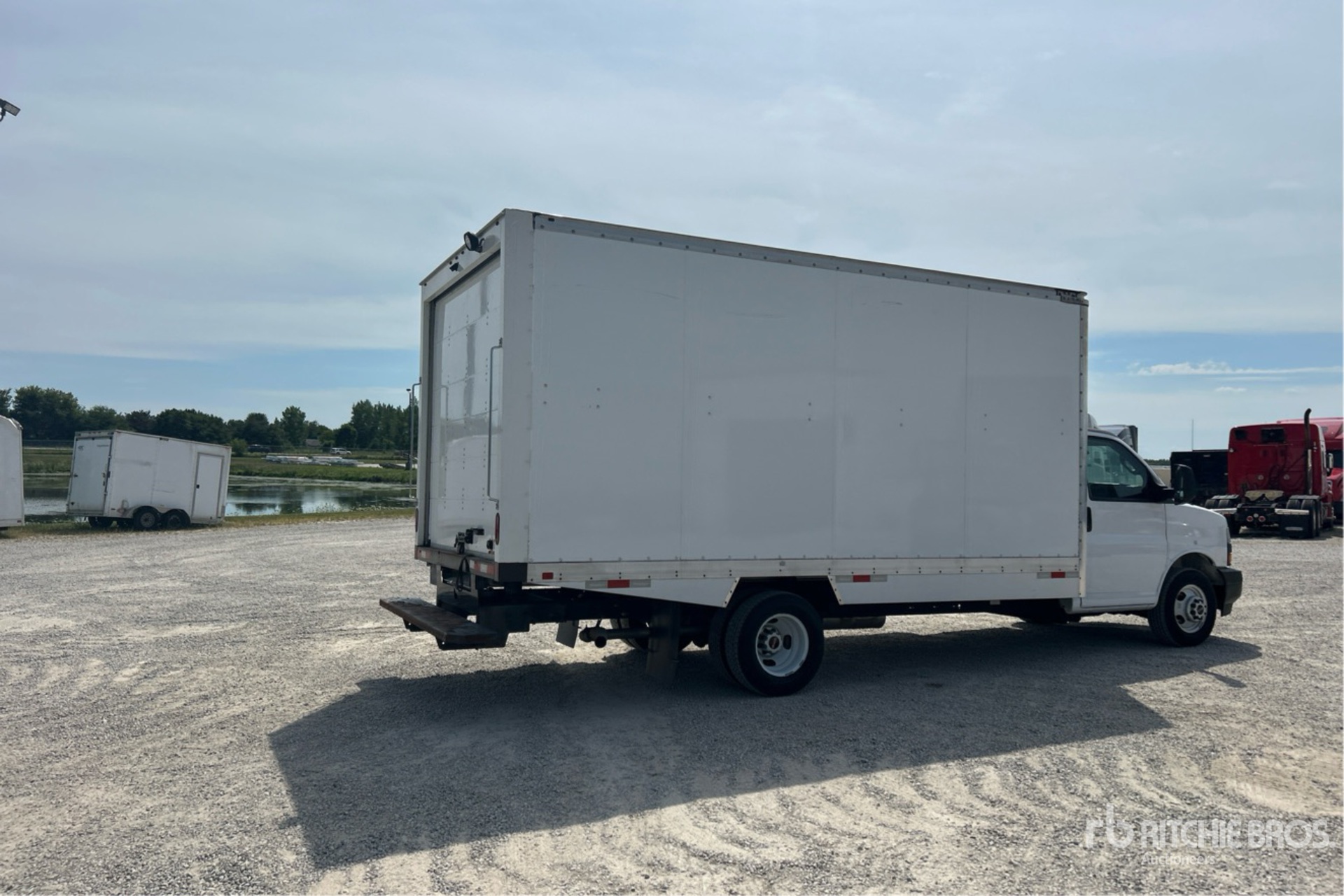 2024 GMC SAVANA G3500