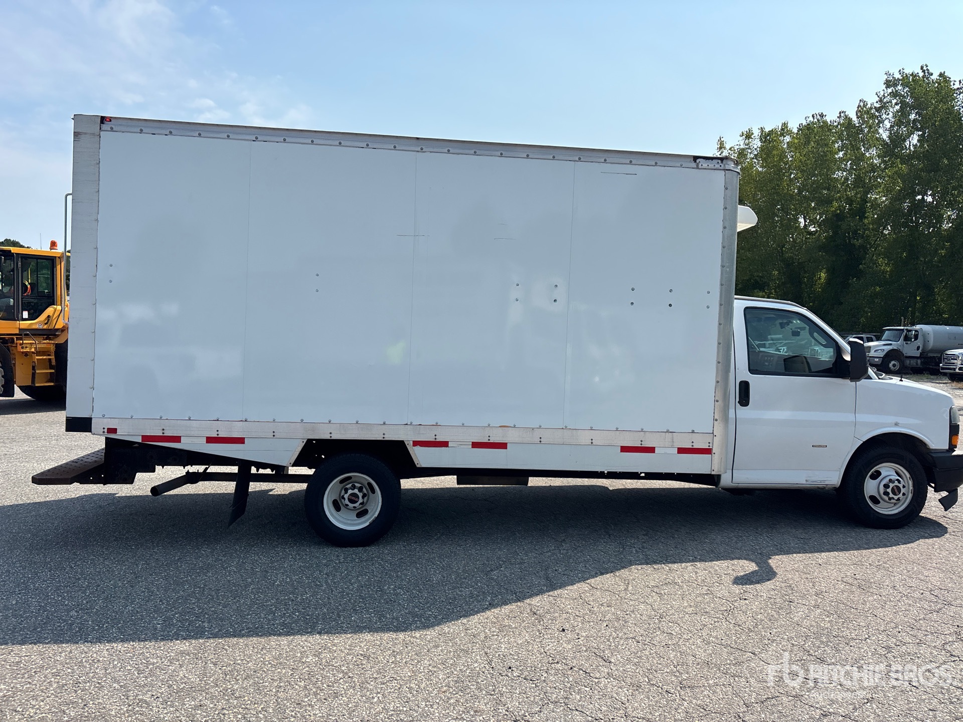 2023 GMC SAVANA 3500