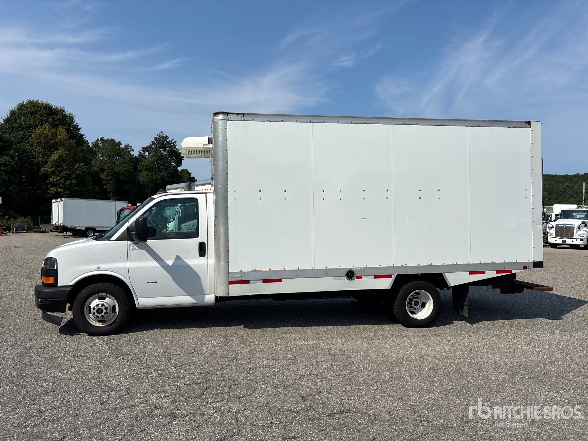 2023 GMC SAVANA 3500