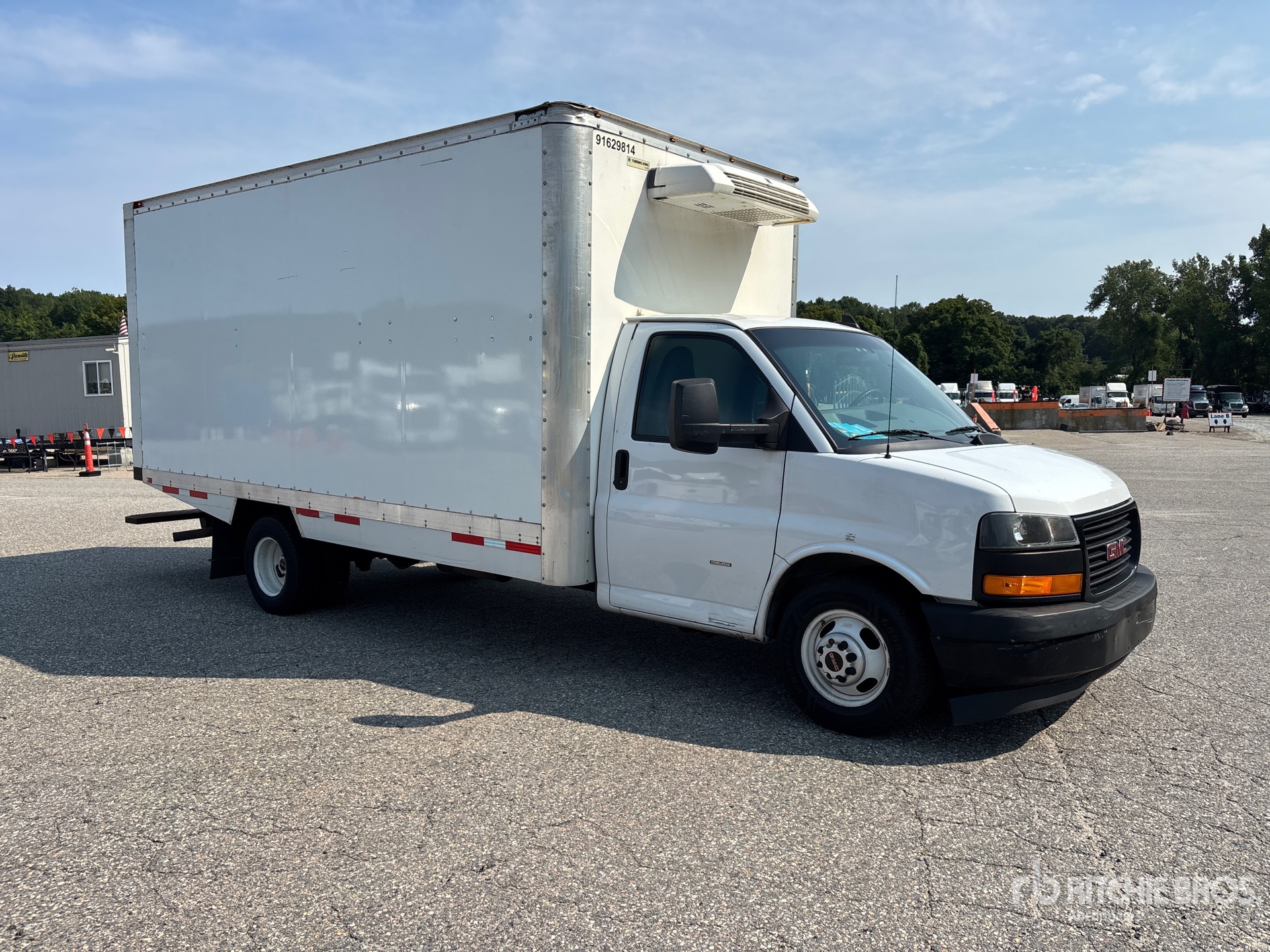 2023 GMC SAVANA 3500
