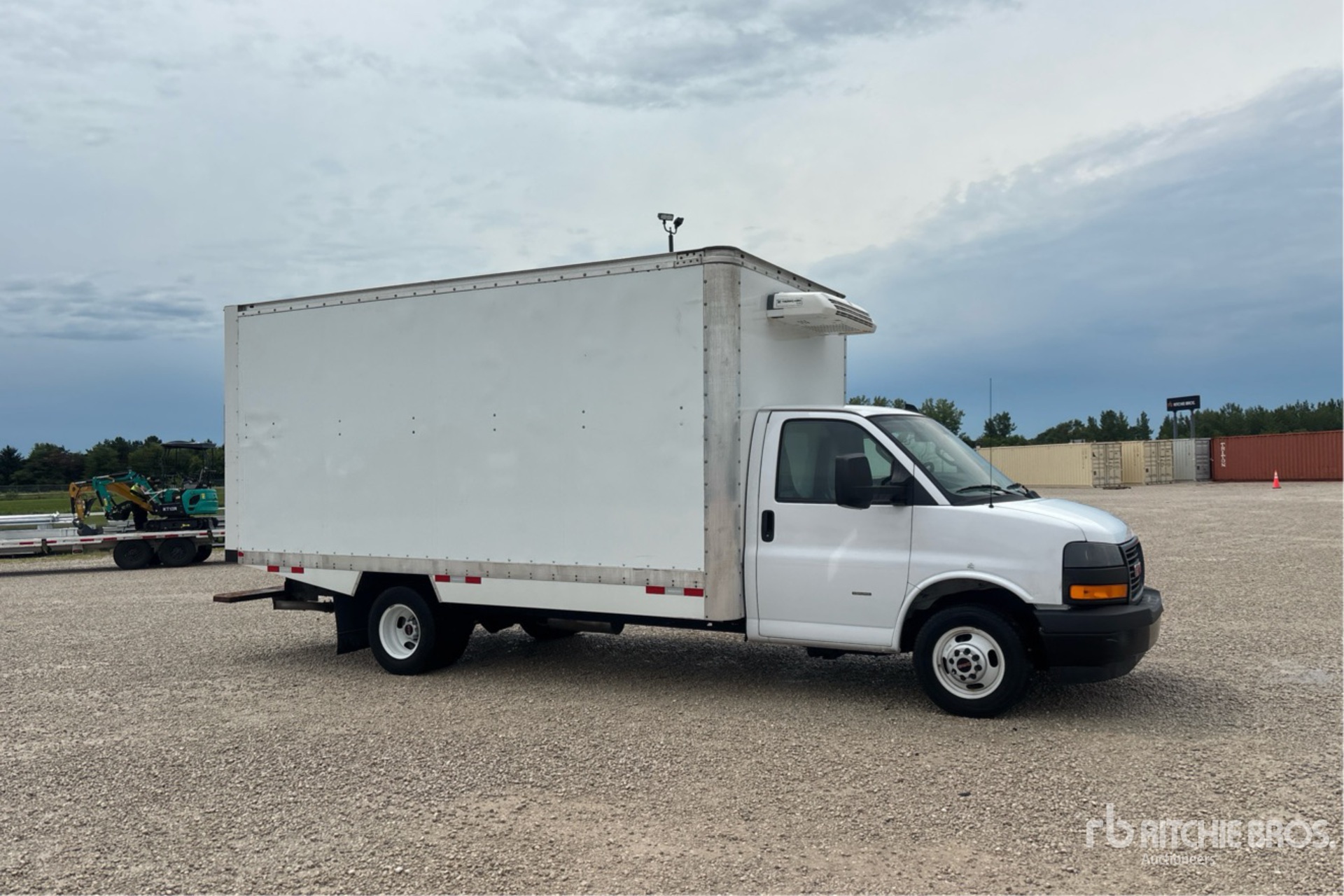 2024 GMC SAVANA G3500