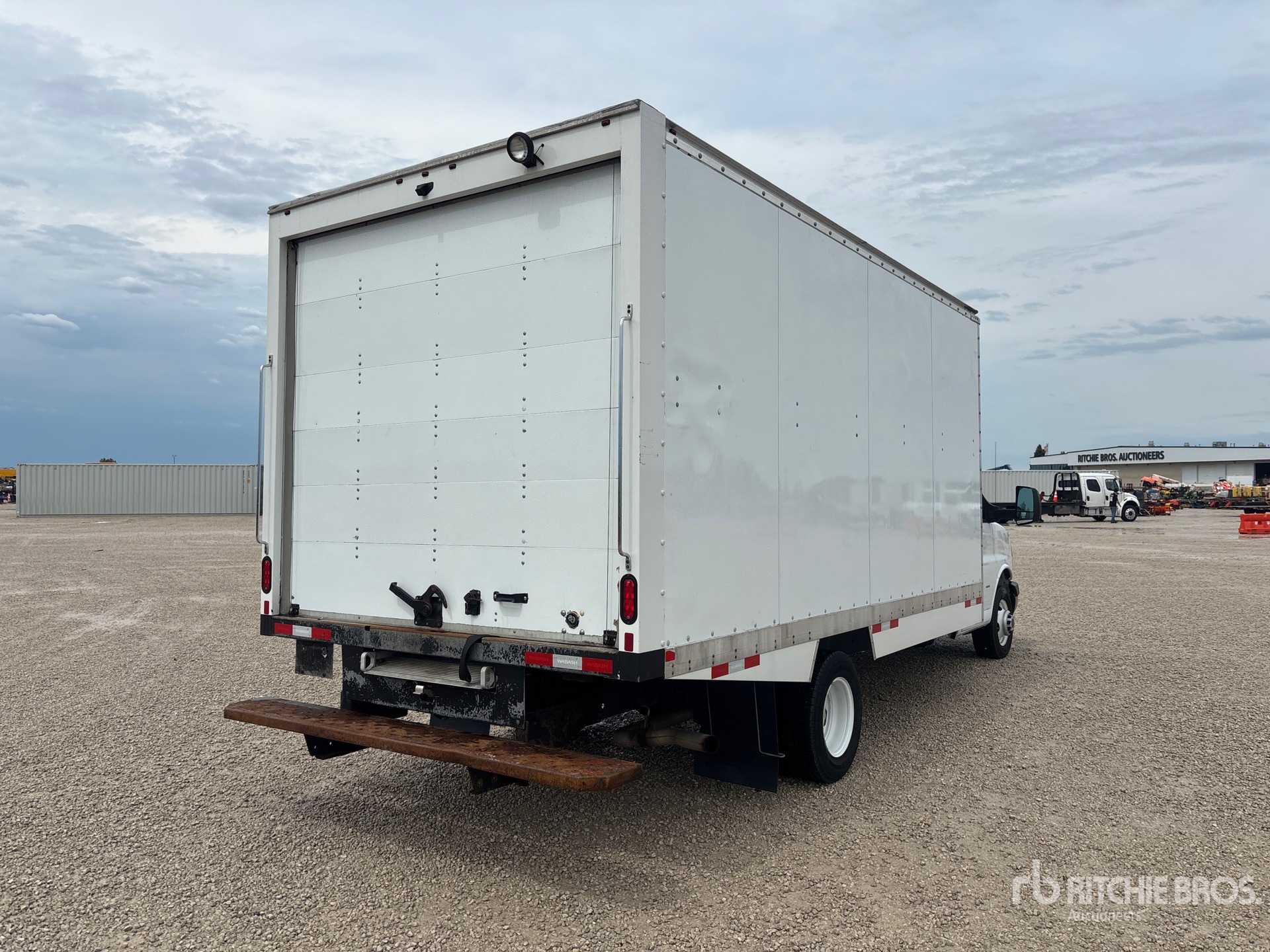 2024 GMC SAVANA G3500