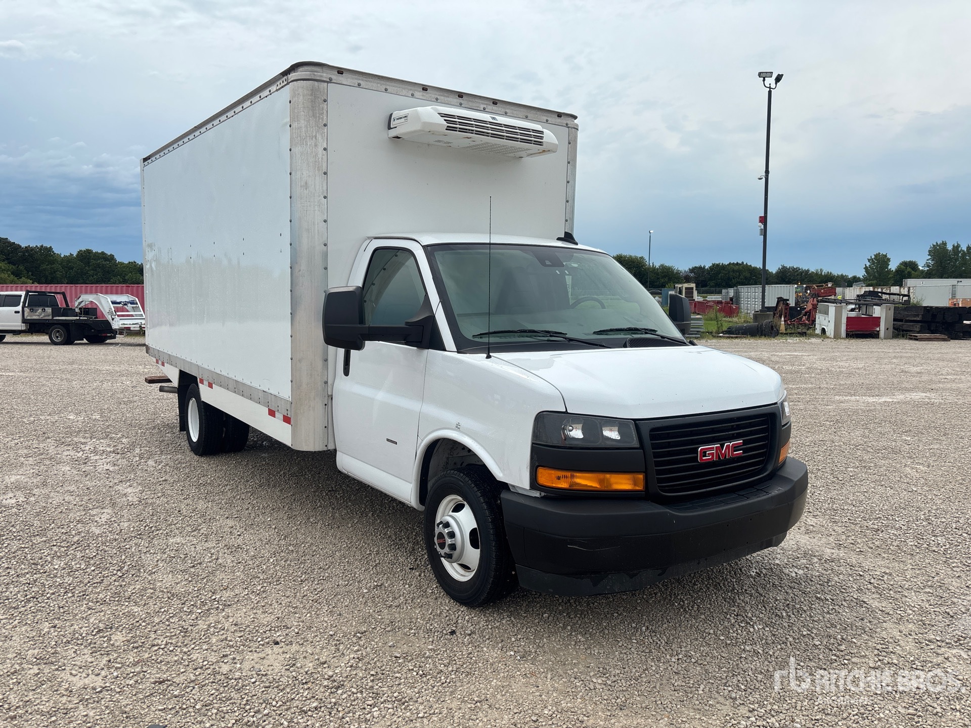 2024 GMC SAVANA G3500