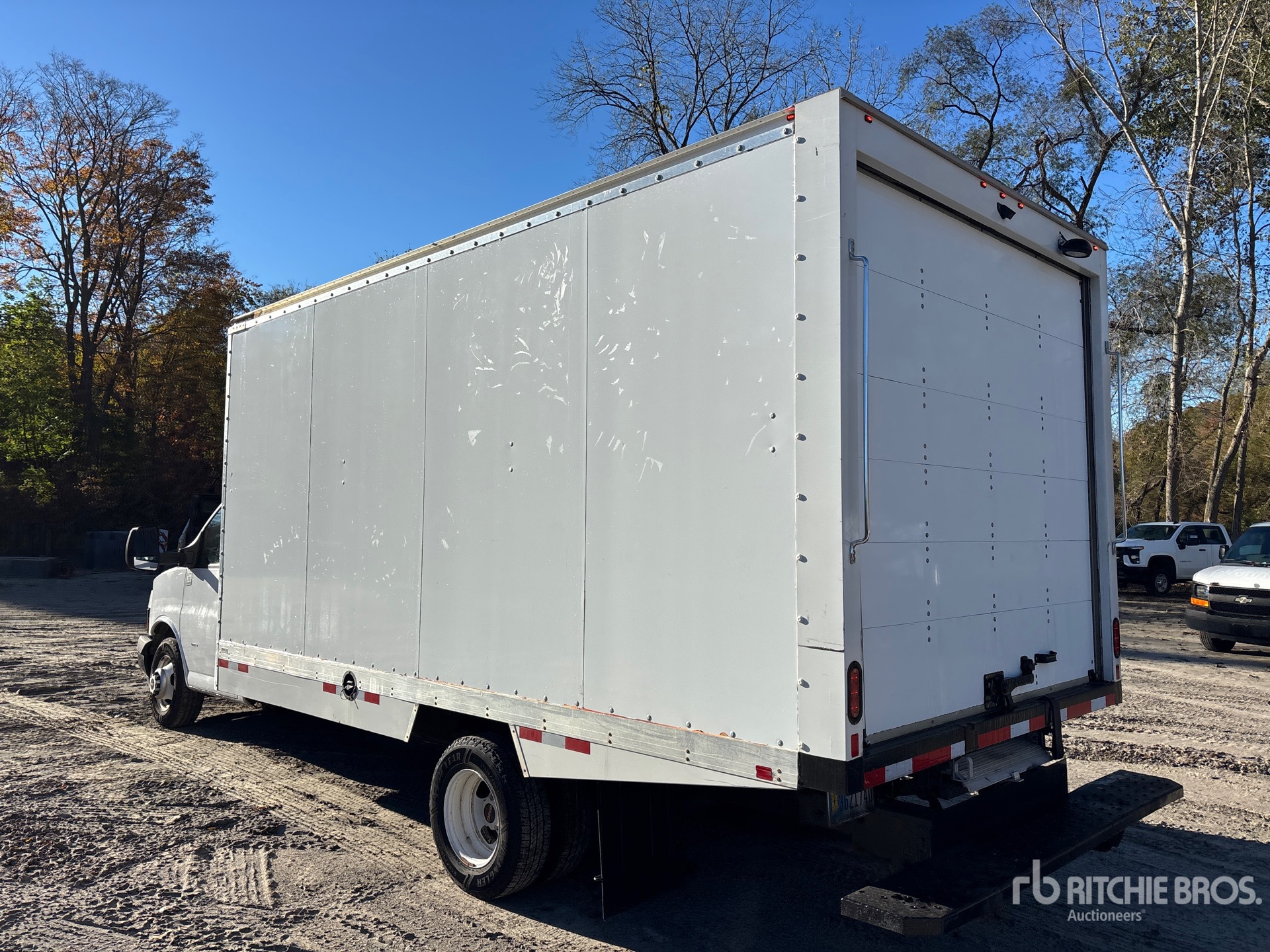 2023 GMC SAVANA 3500