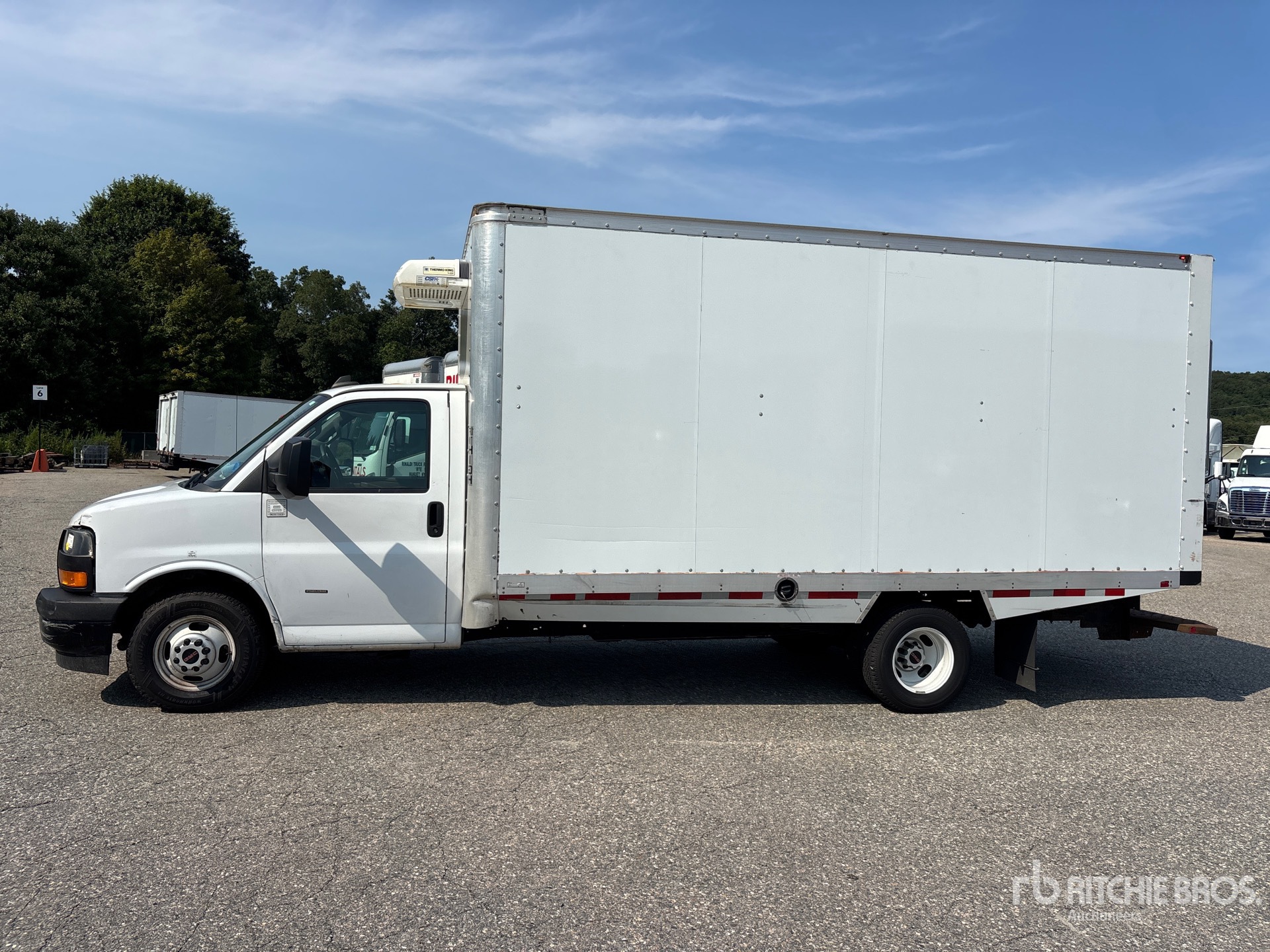 2023 GMC SAVANA 3500