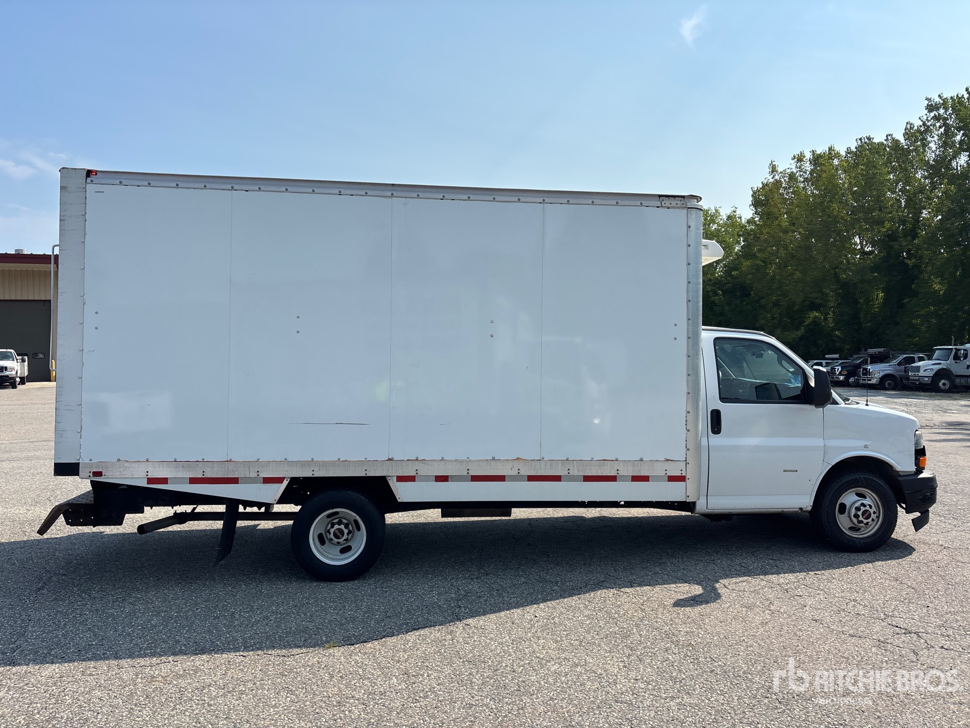 2023 GMC SAVANA 3500