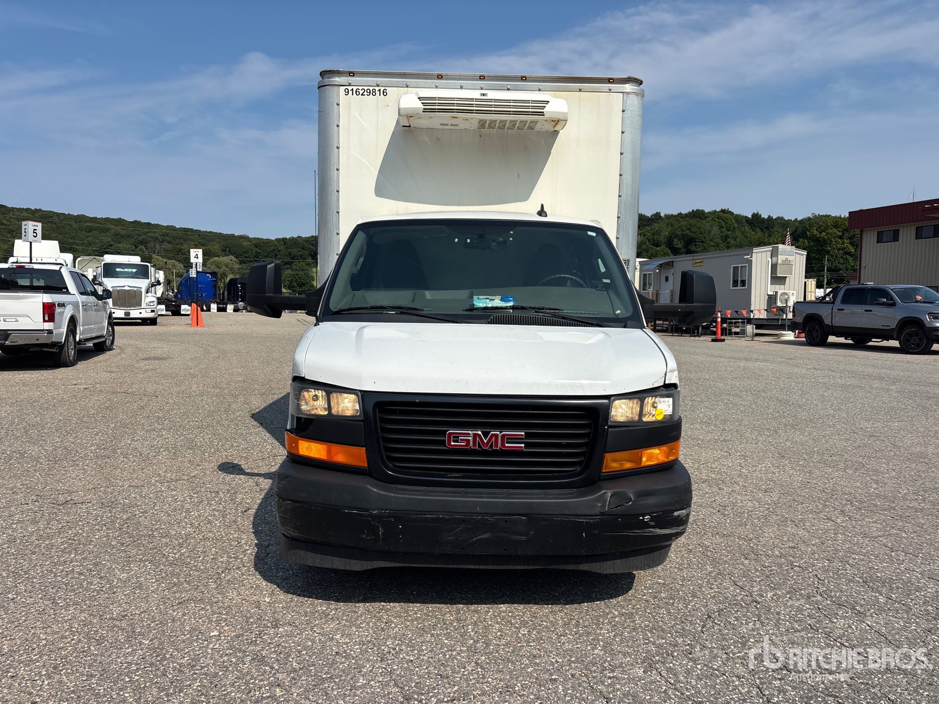 2023 GMC SAVANA 3500