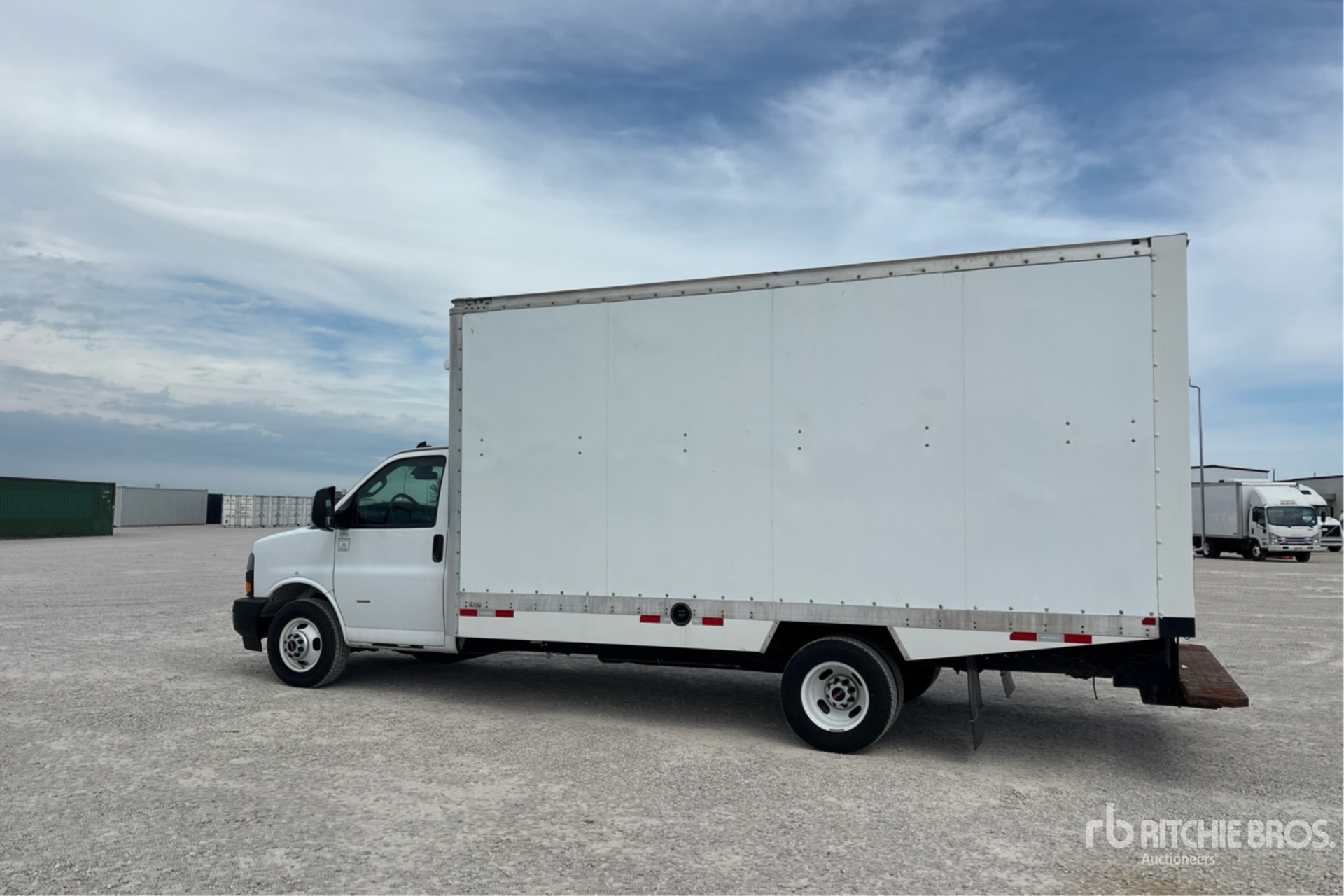 2024 GMC SAVANA G3500