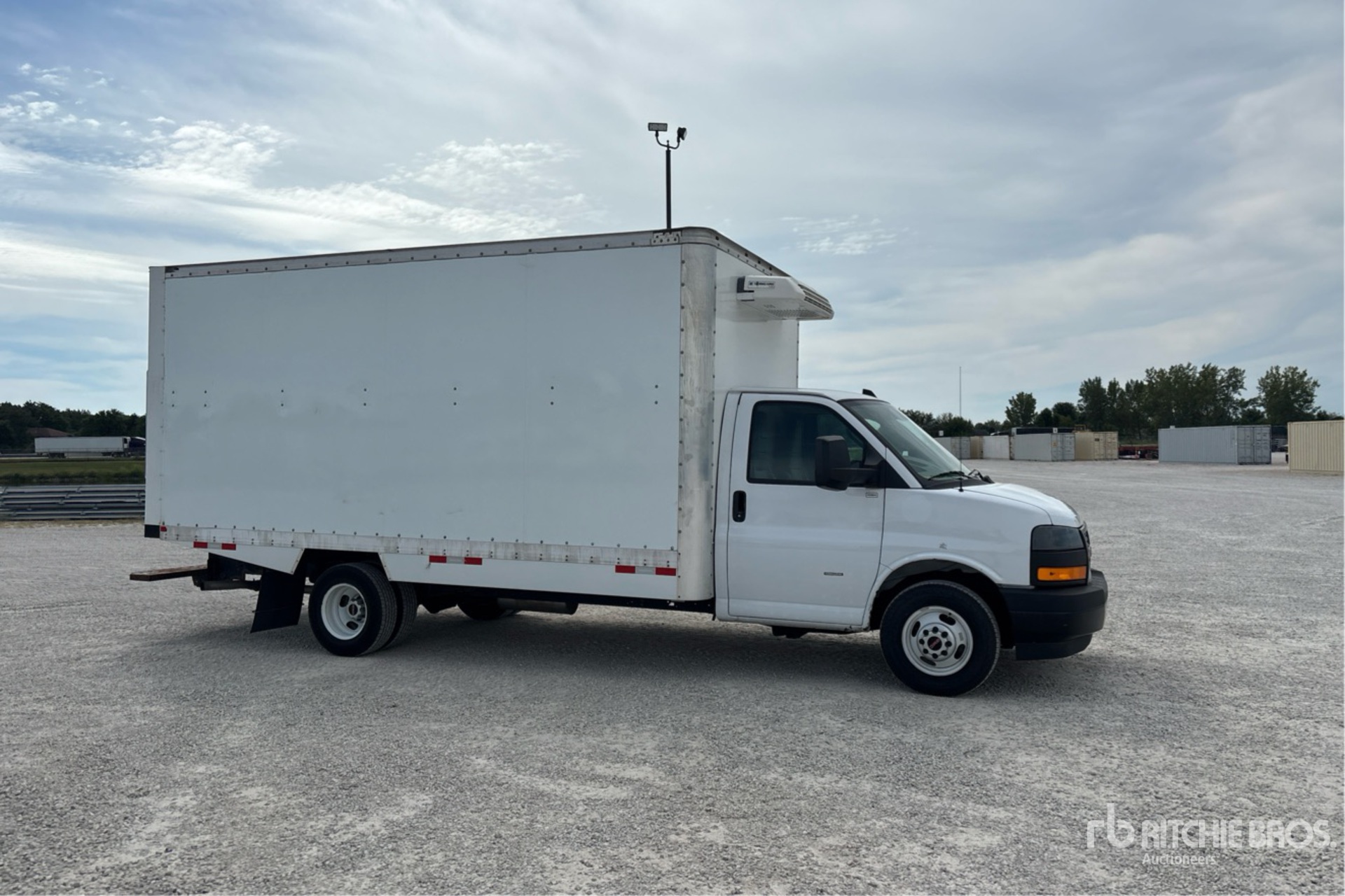 2024 GMC SAVANA G3500