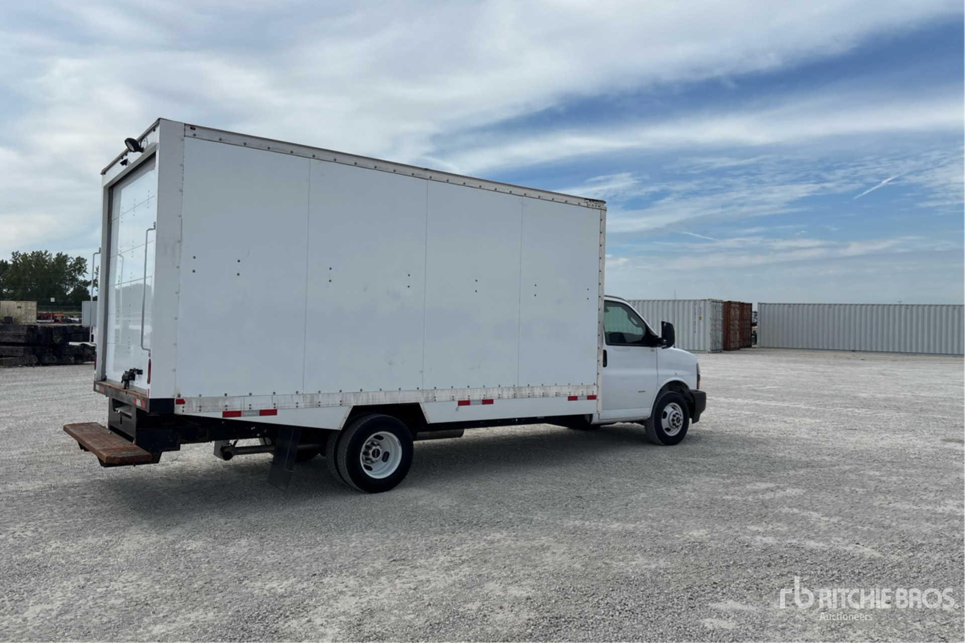 2024 GMC SAVANA G3500