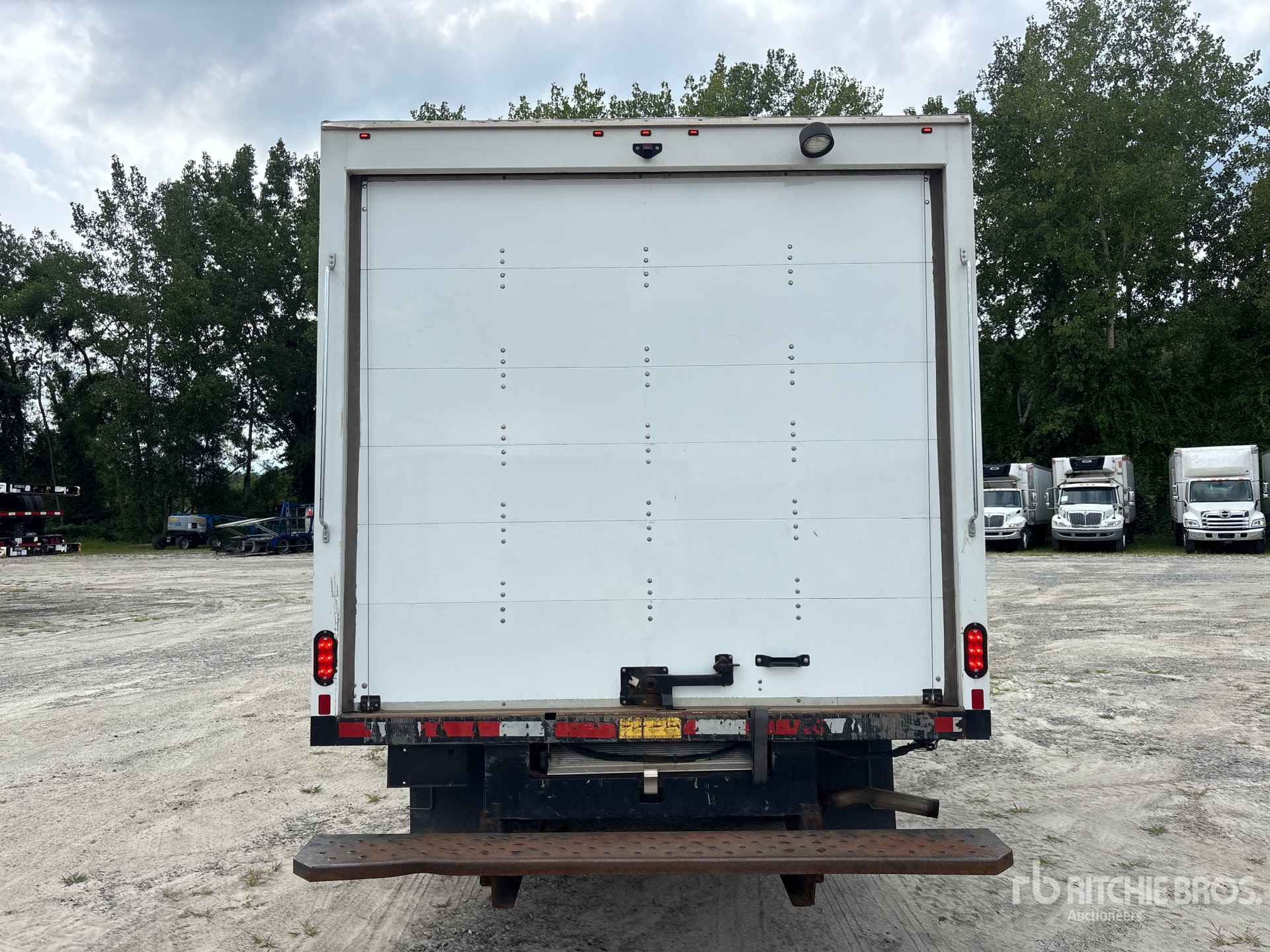 2023 GMC SAVANA 3500