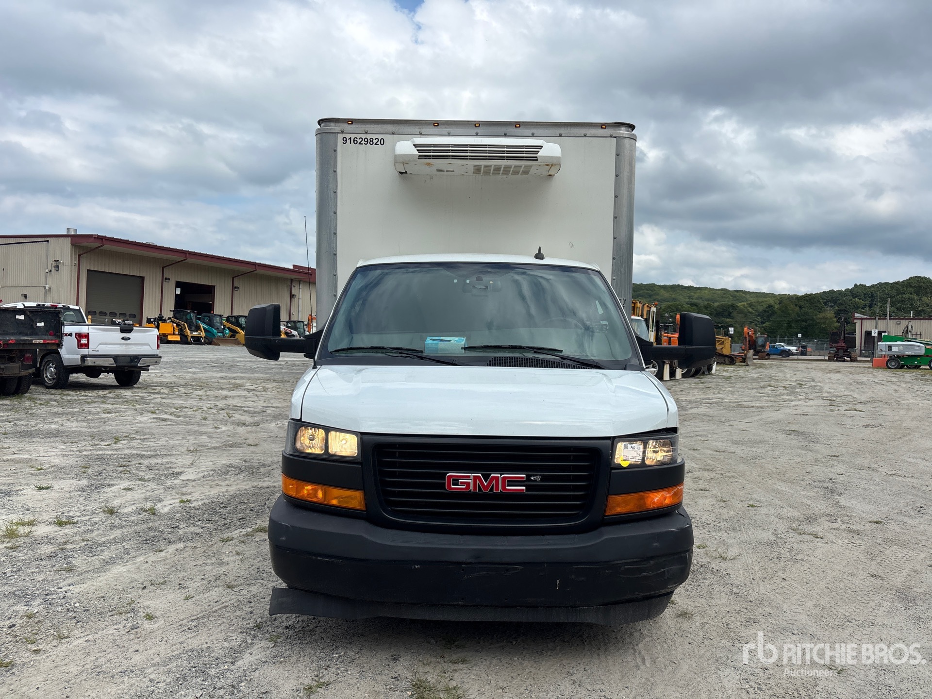 2023 GMC SAVANA 3500