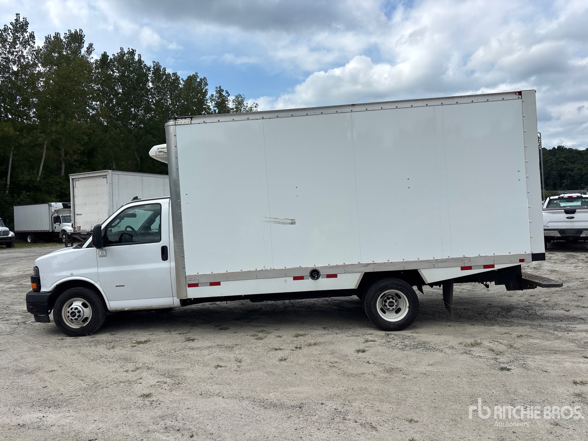 2023 GMC SAVANA 3500