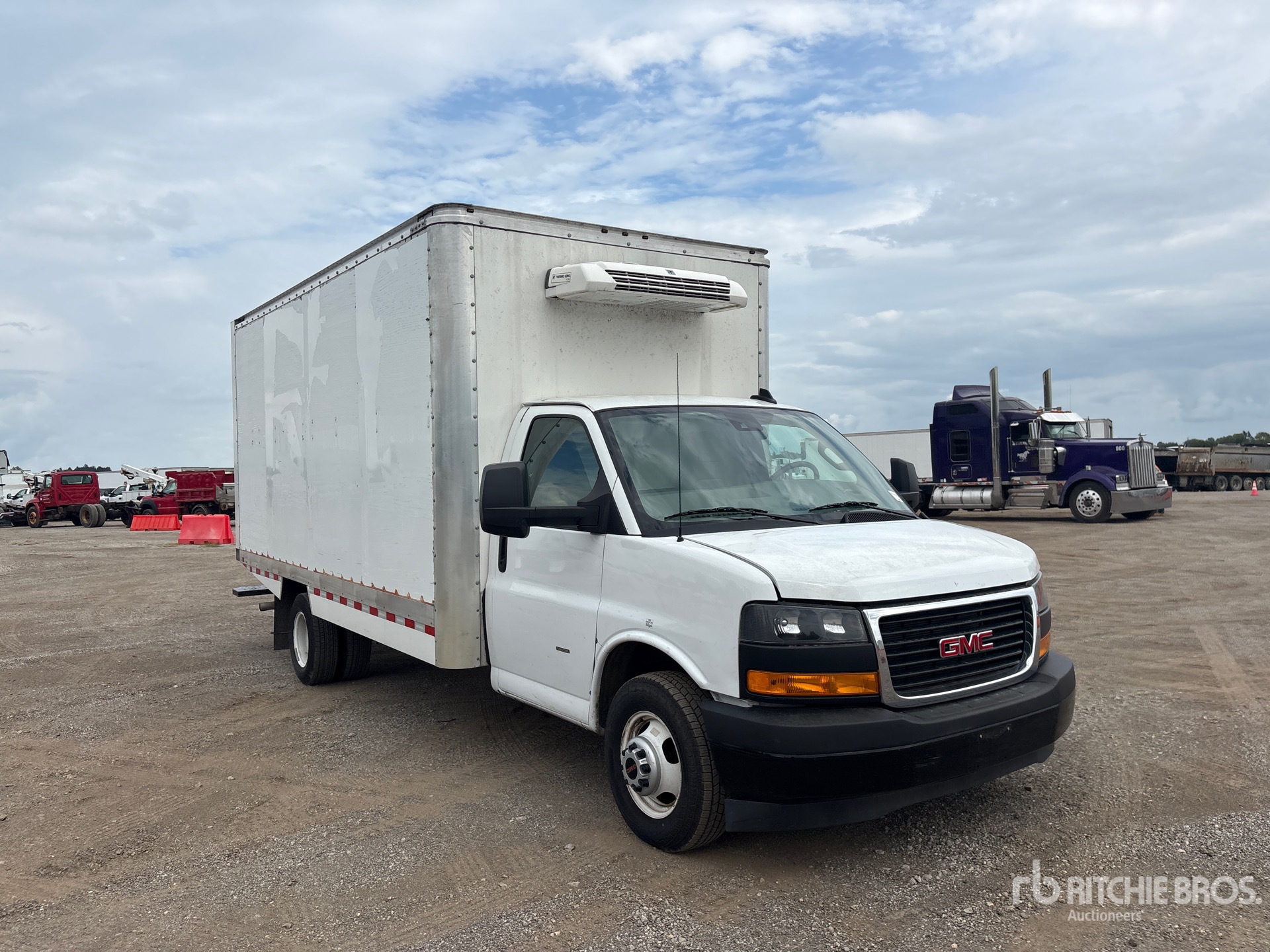 2024 GMC SAVANA G3500