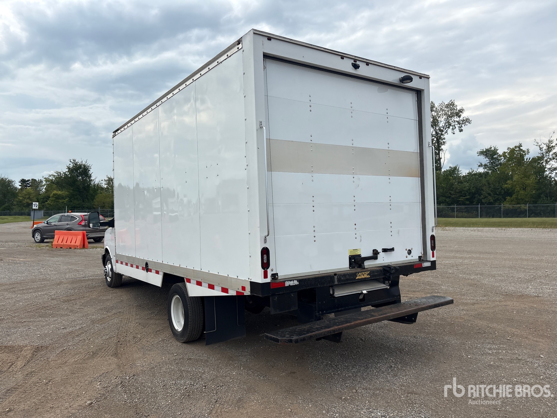 2024 GMC SAVANA G3500