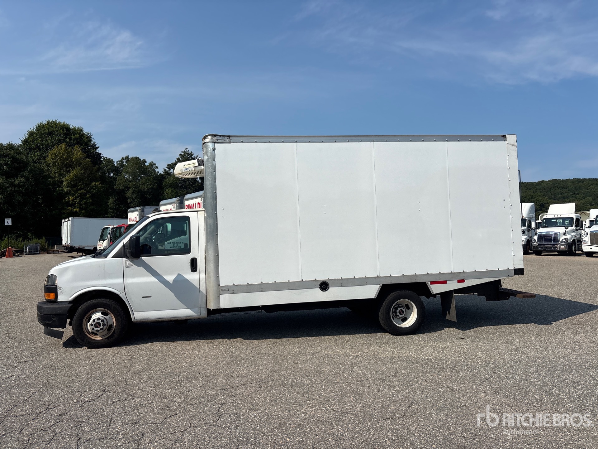2023 GMC SAVANA 3500