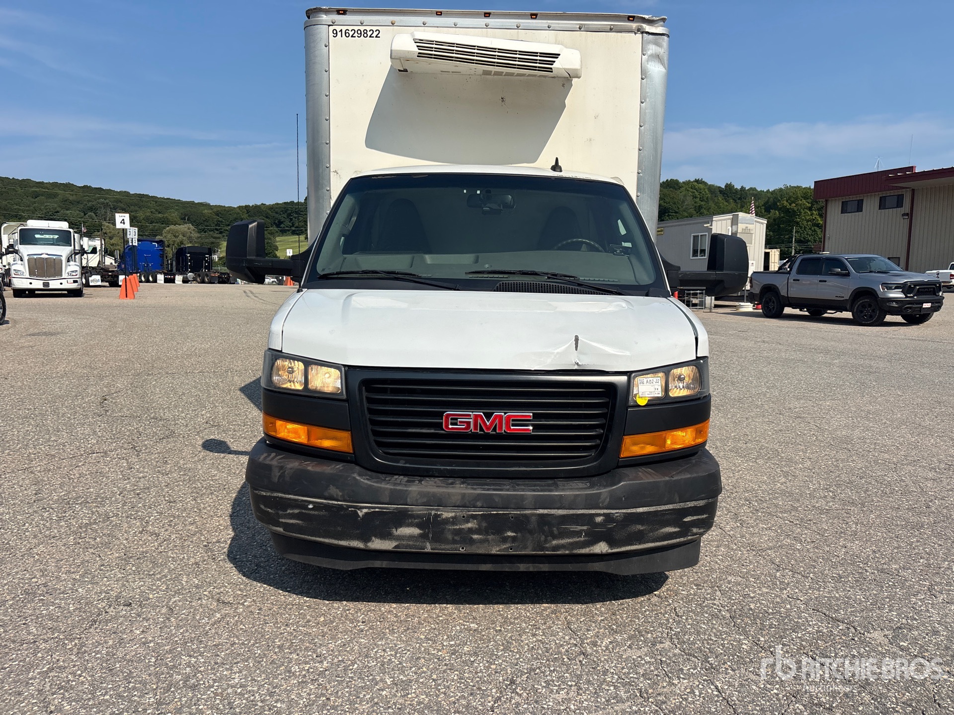 2023 GMC SAVANA 3500