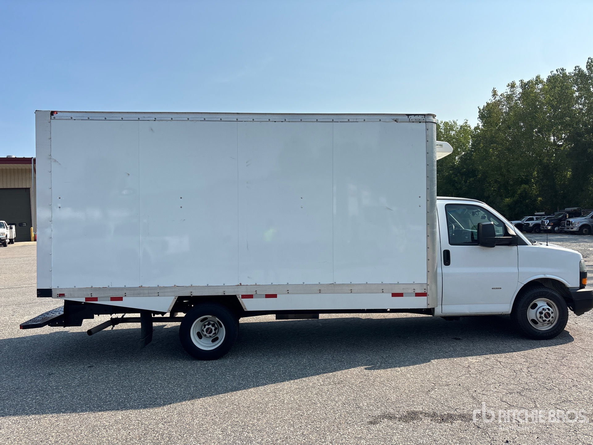 2023 GMC SAVANA 3500