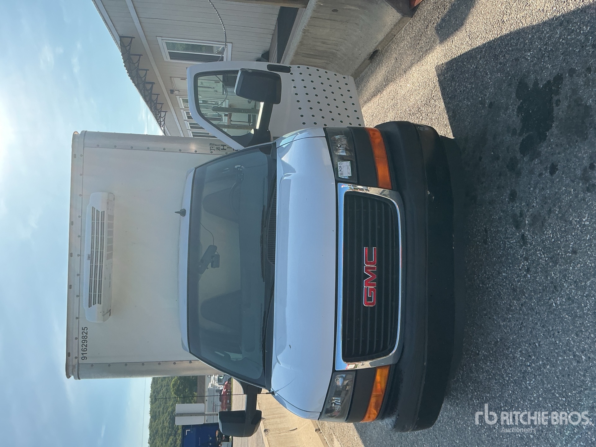 2023 GMC SAVANA 3500