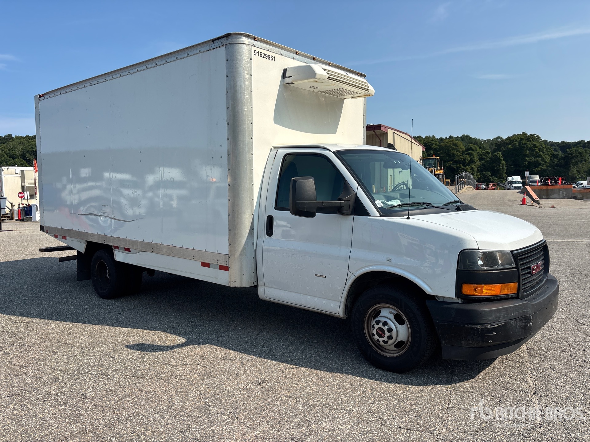 2023 GMC SAVANA 3500