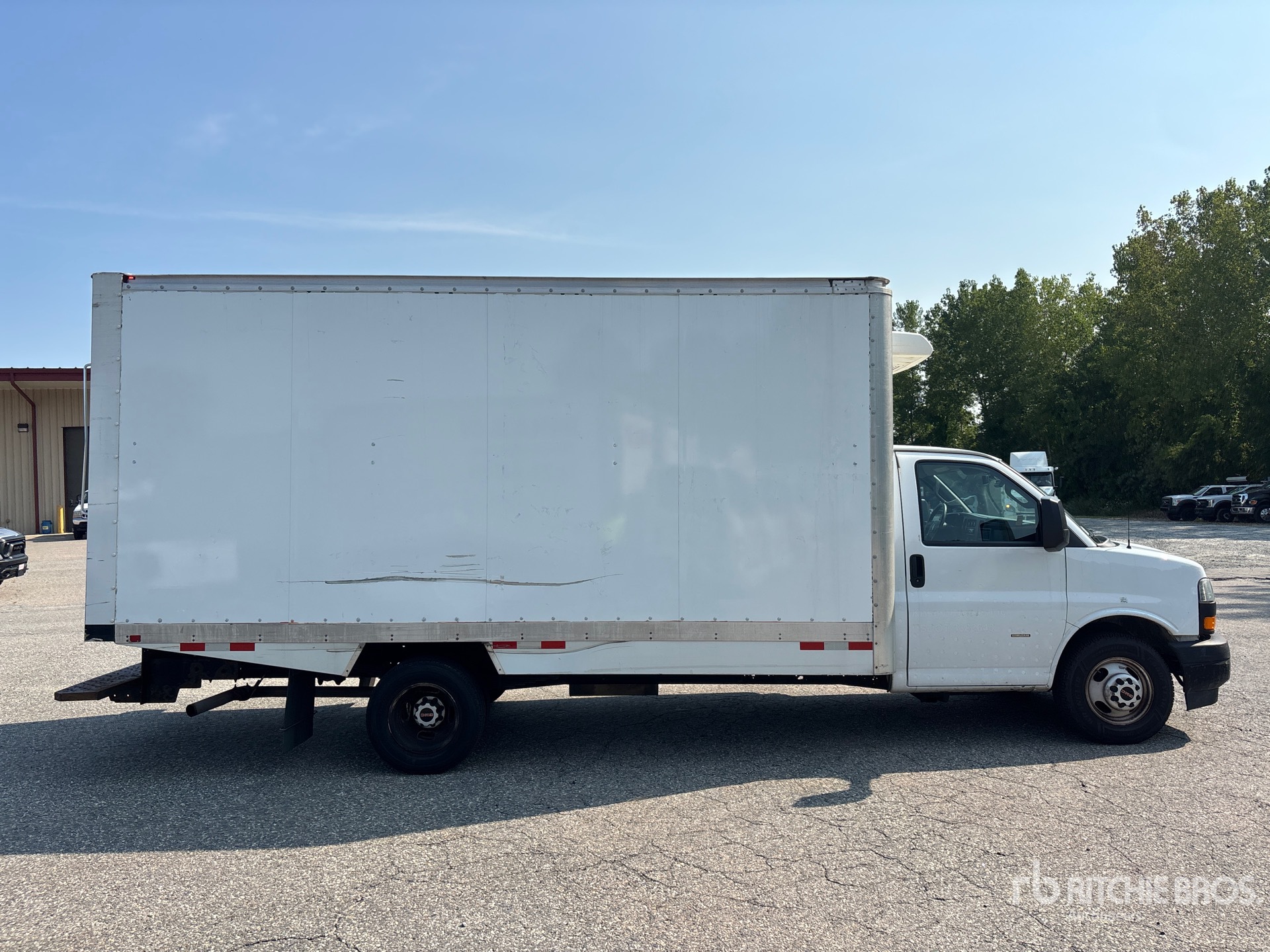 2023 GMC SAVANA 3500
