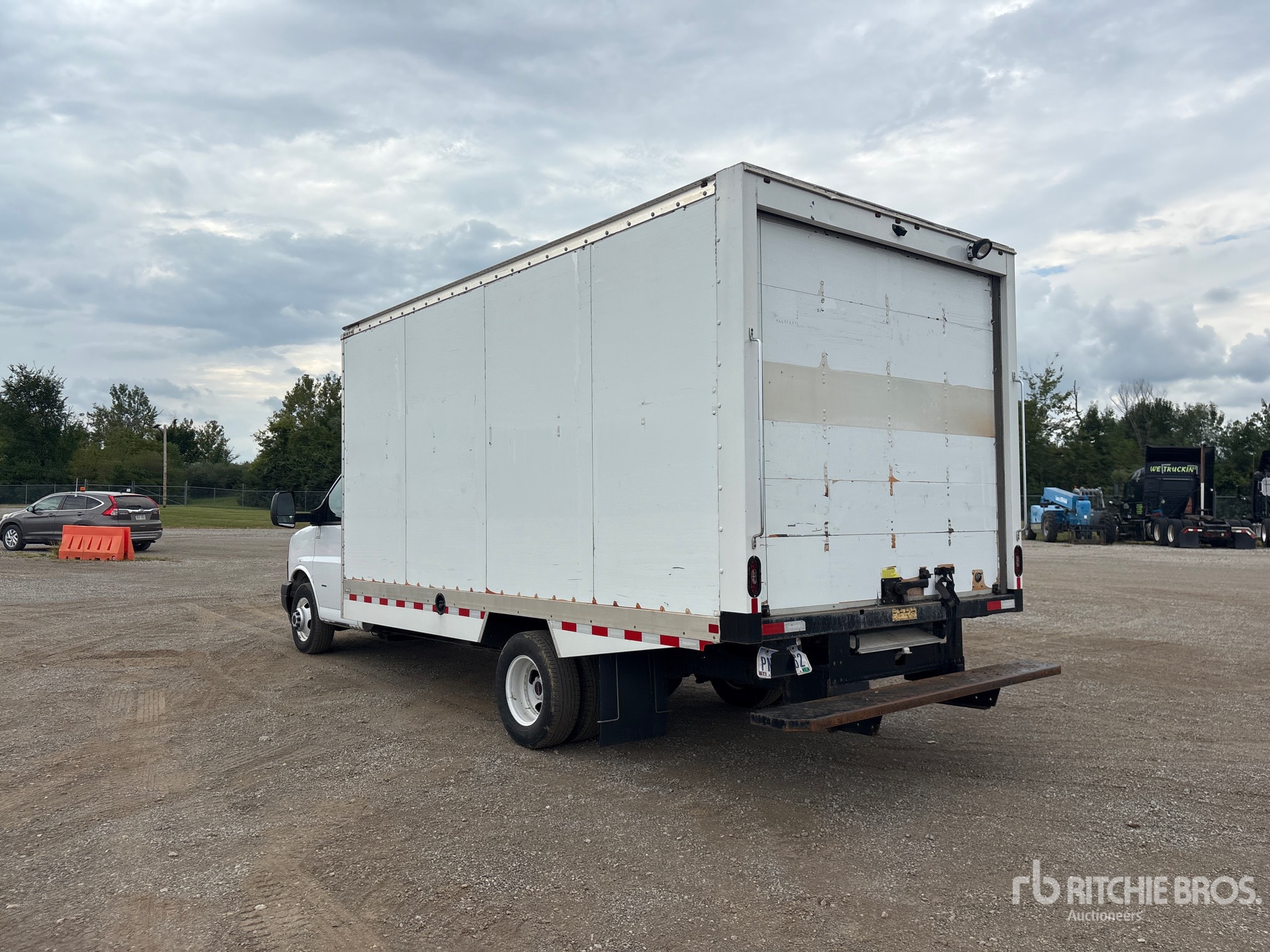 2024 GMC SAVANA G3500