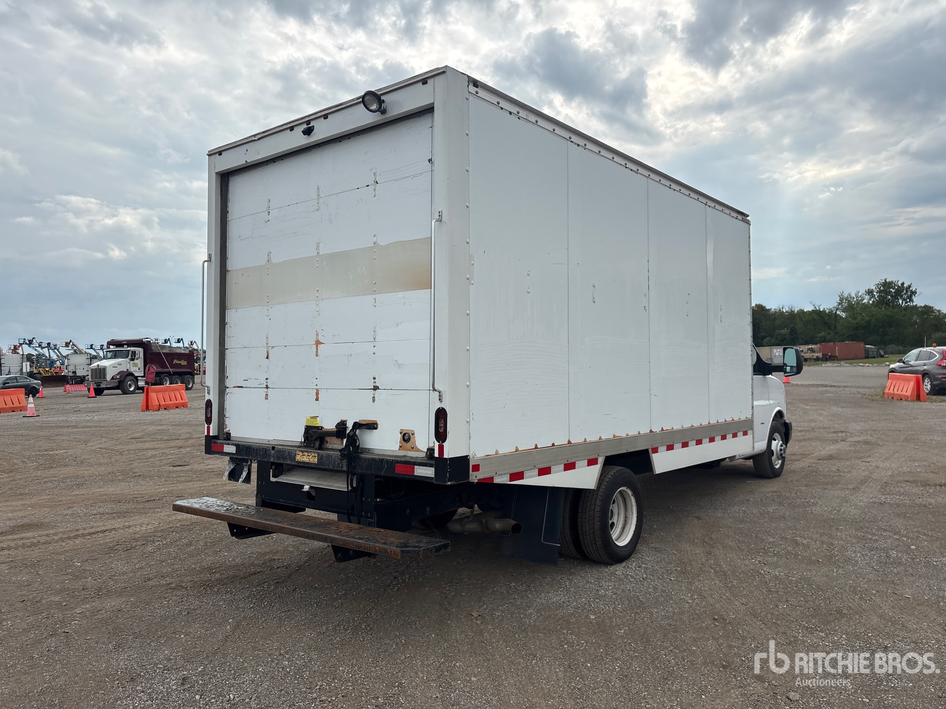 2024 GMC SAVANA G3500