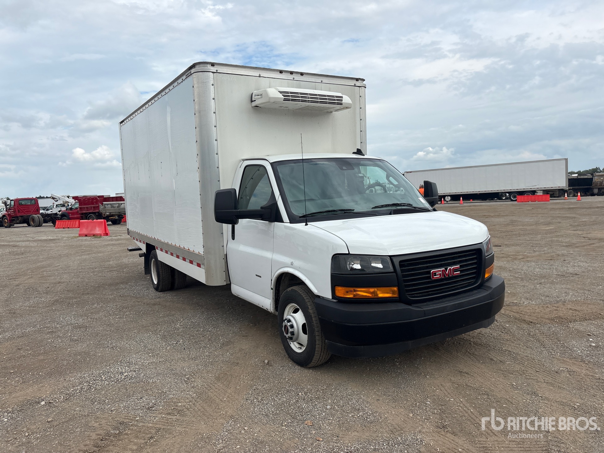 2024 GMC SAVANA G3500