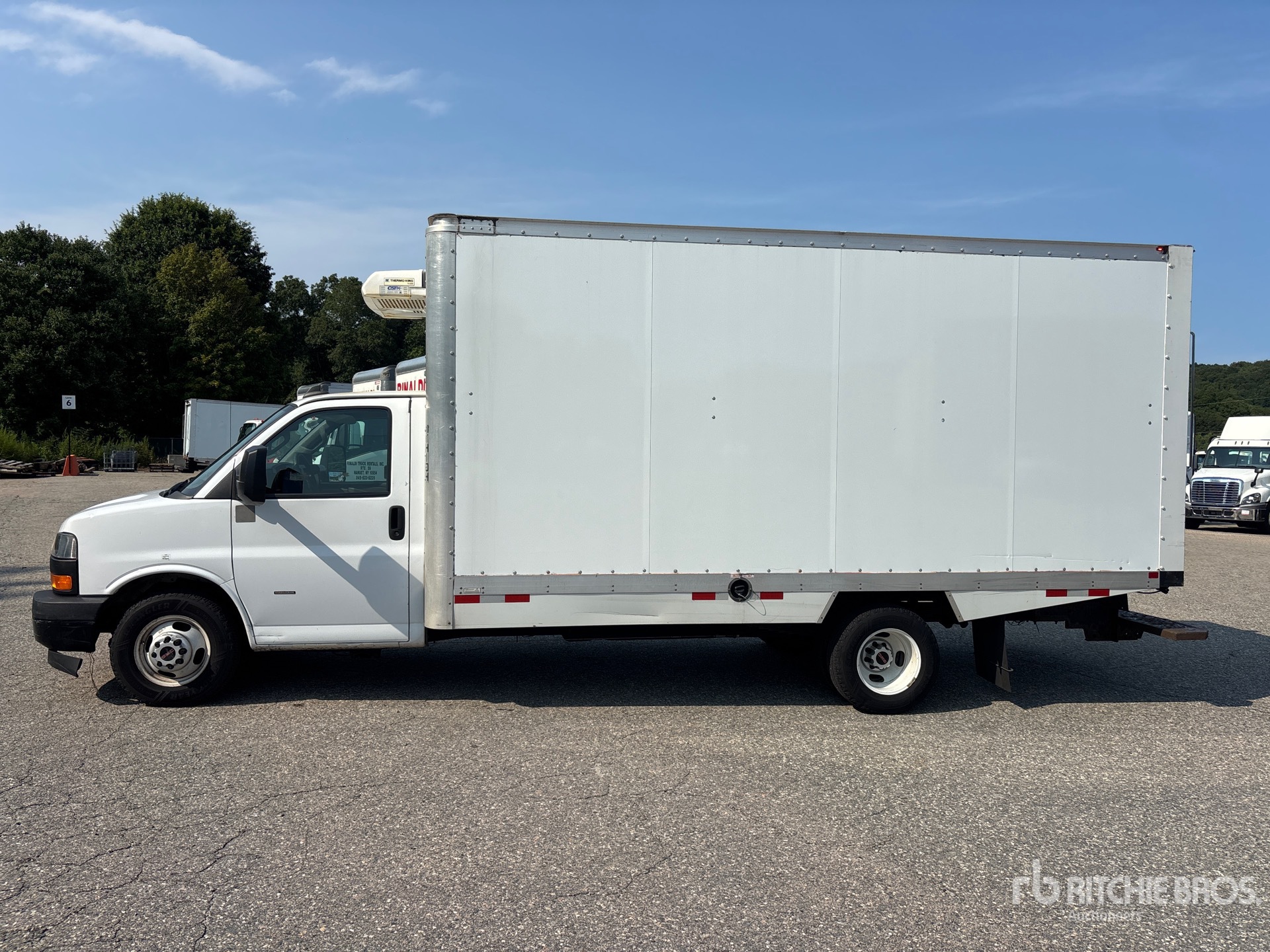 2023 GMC SAVANA 3500