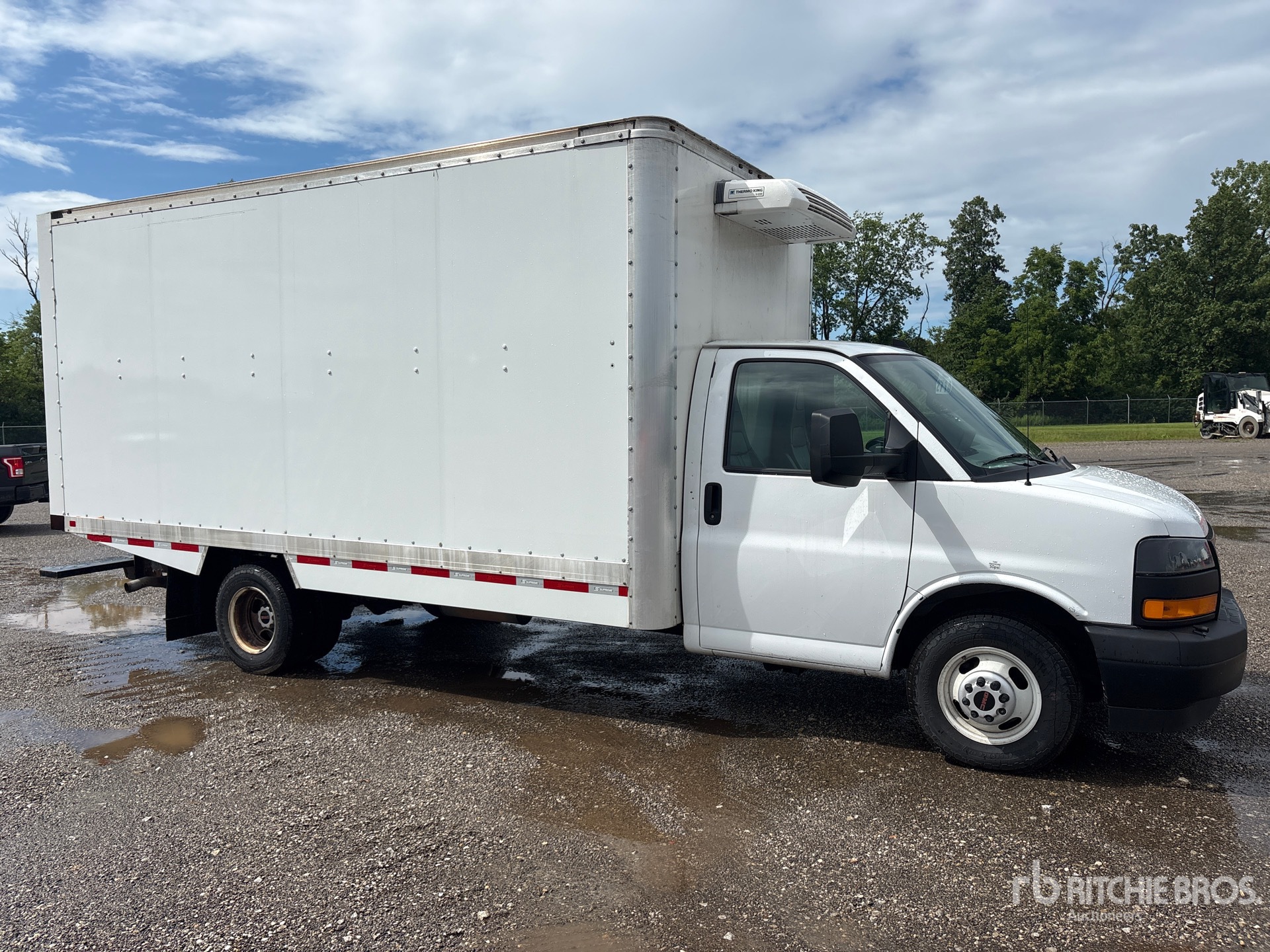 2023 GMC SAVANA G3500