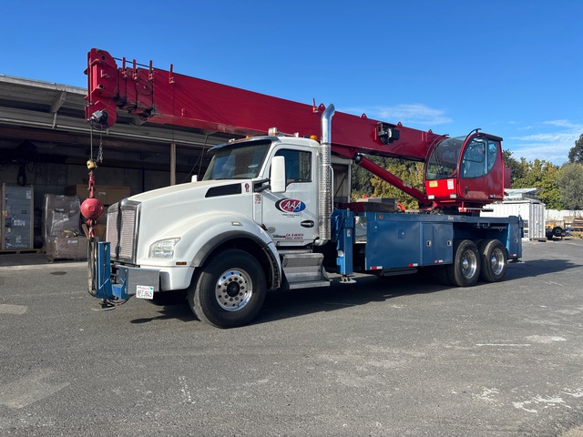 2014 (unverified) Manitex 40124SHL 80000 lb Straight Boom on 2014 Kenworth T880 6x4 Boom Truck