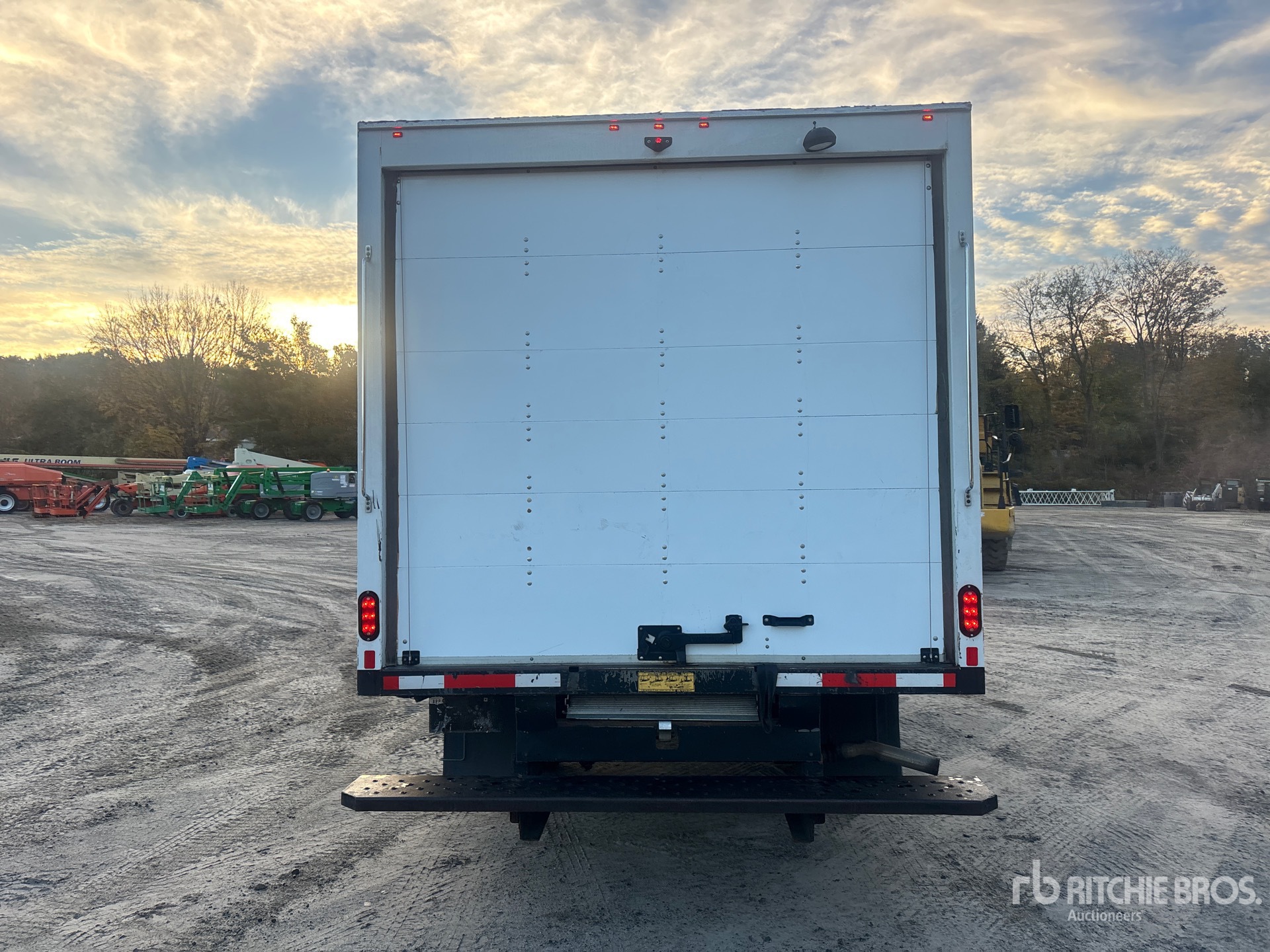 2023 GMC SAVANA 3500