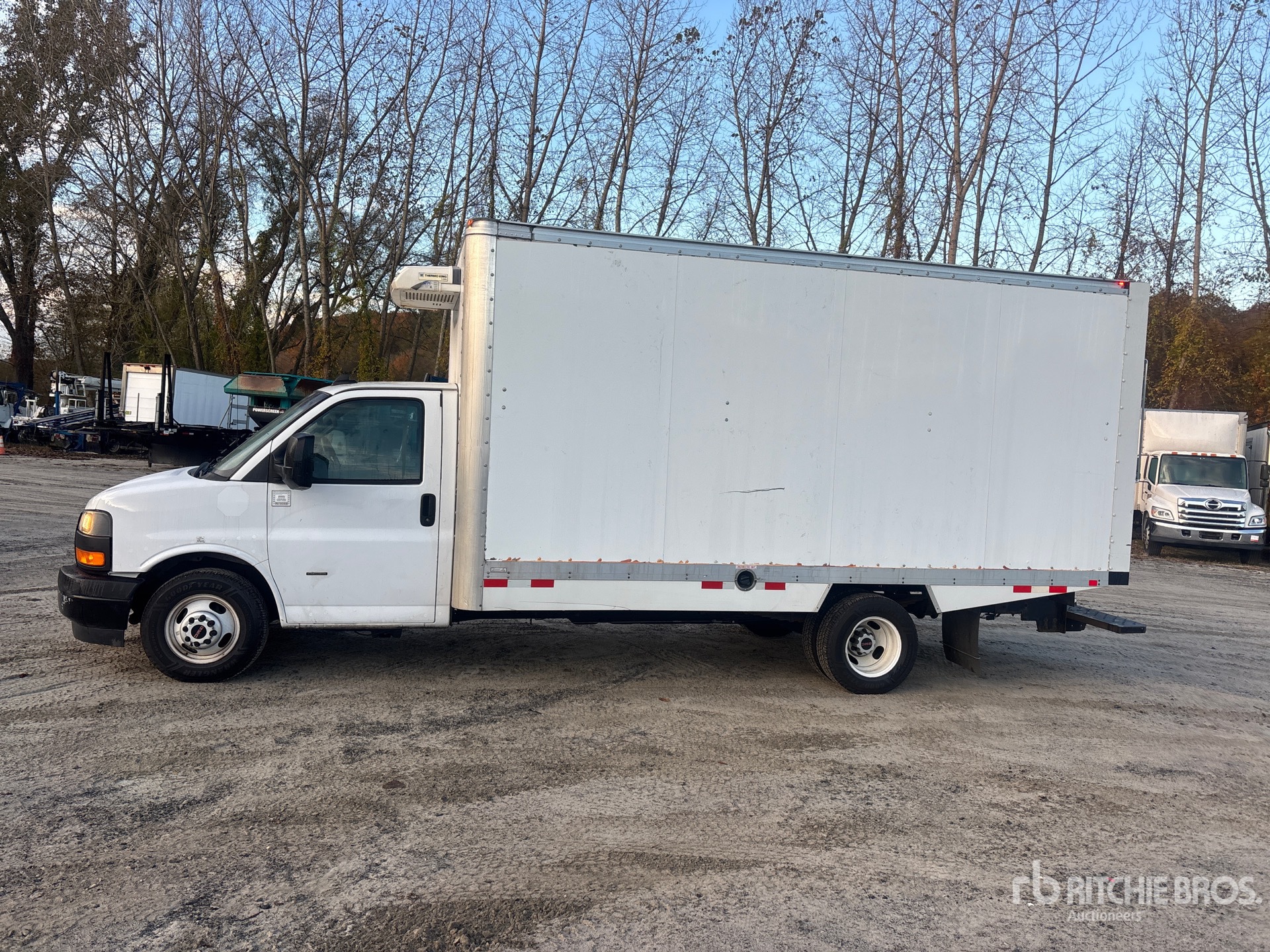 2023 GMC SAVANA 3500