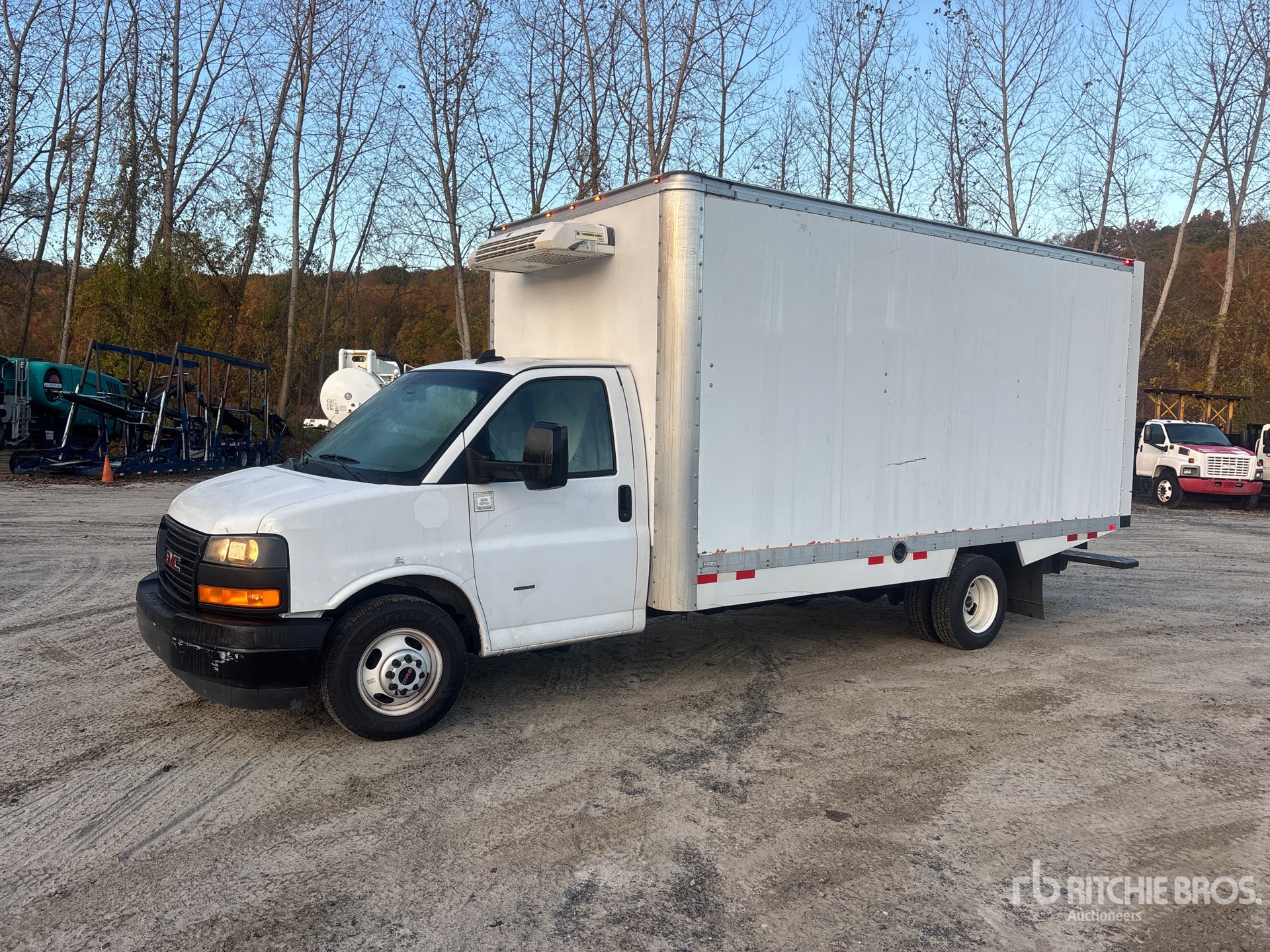 Photo of 2023 GMC SAVANA 3500
